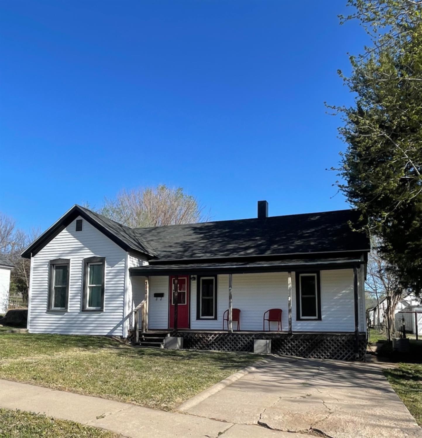 Residential / Farm for sale in Larned, Kansas, 84917