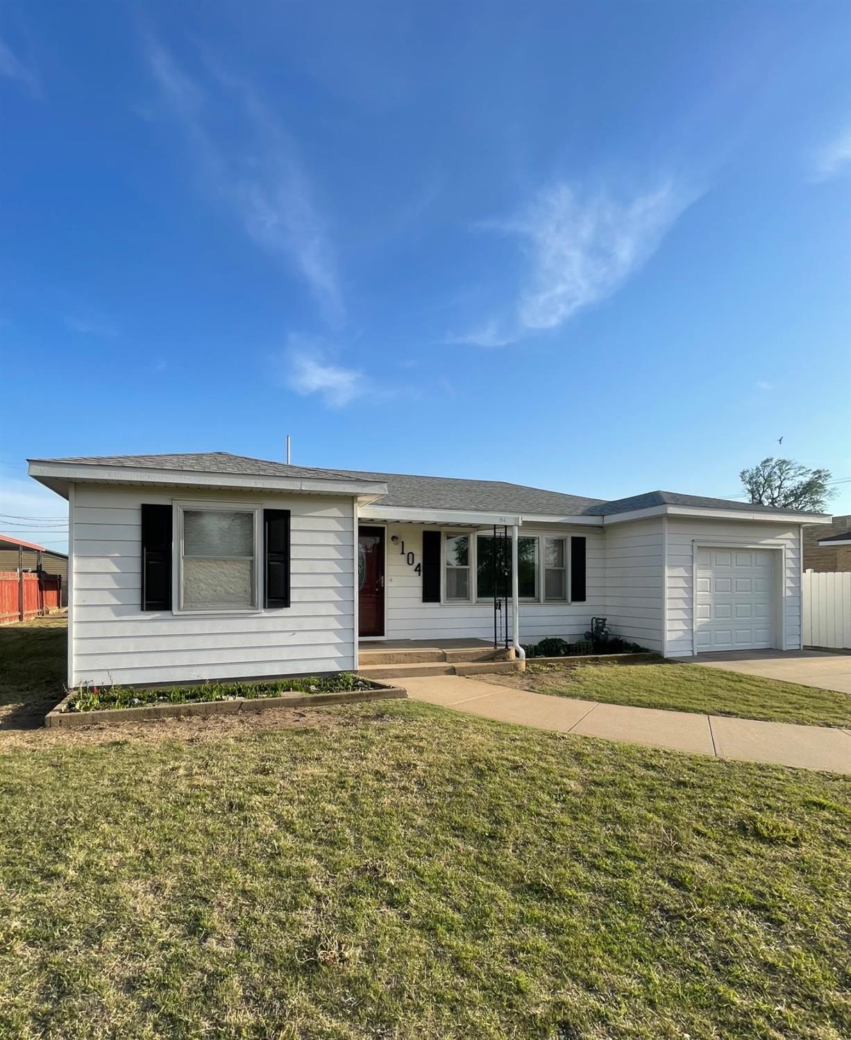 Residential / Farm for sale in Larned, Kansas, 84929