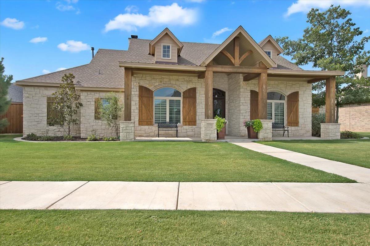 Absolutely stunning 4/3/3 with office in Oakmont Estates.  This custom Dan Wilson home is elegant and inviting, special features throughout including safe room, plantation shutters and hardwood flooring in main areas, new carpet in bedrooms.  Room for a pool and lovely landscaping make this a must see
