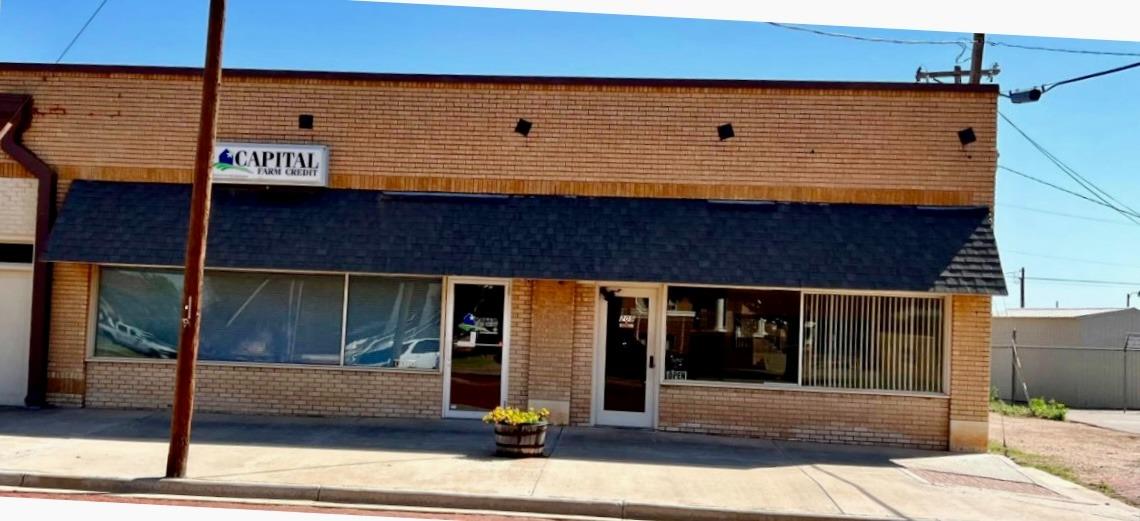 Crosbyton office space. This multi use facility is in good condition, recent roof, recent HVAC system, 3 offices, lobby, and two bathrooms. For this price, a buyer has multiple possibilities.
