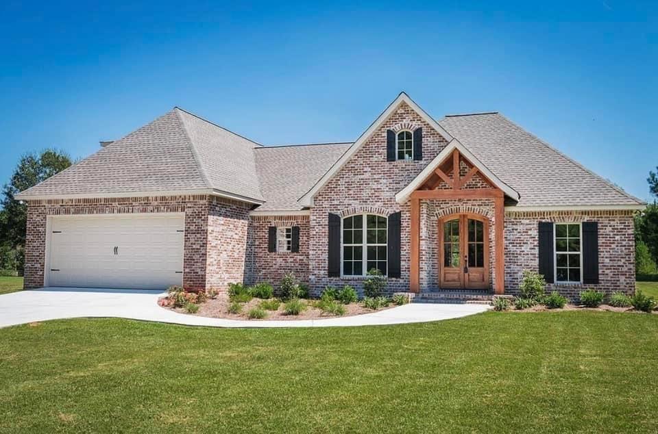 New construction home featuring a split bedroom floorplan, four bedrooms three baths, two car garage Open floor plan with a great living area. Your new home will be on a one acre lot. Perfect for family gatherings, or just relaxing and enjoying the sunsets.