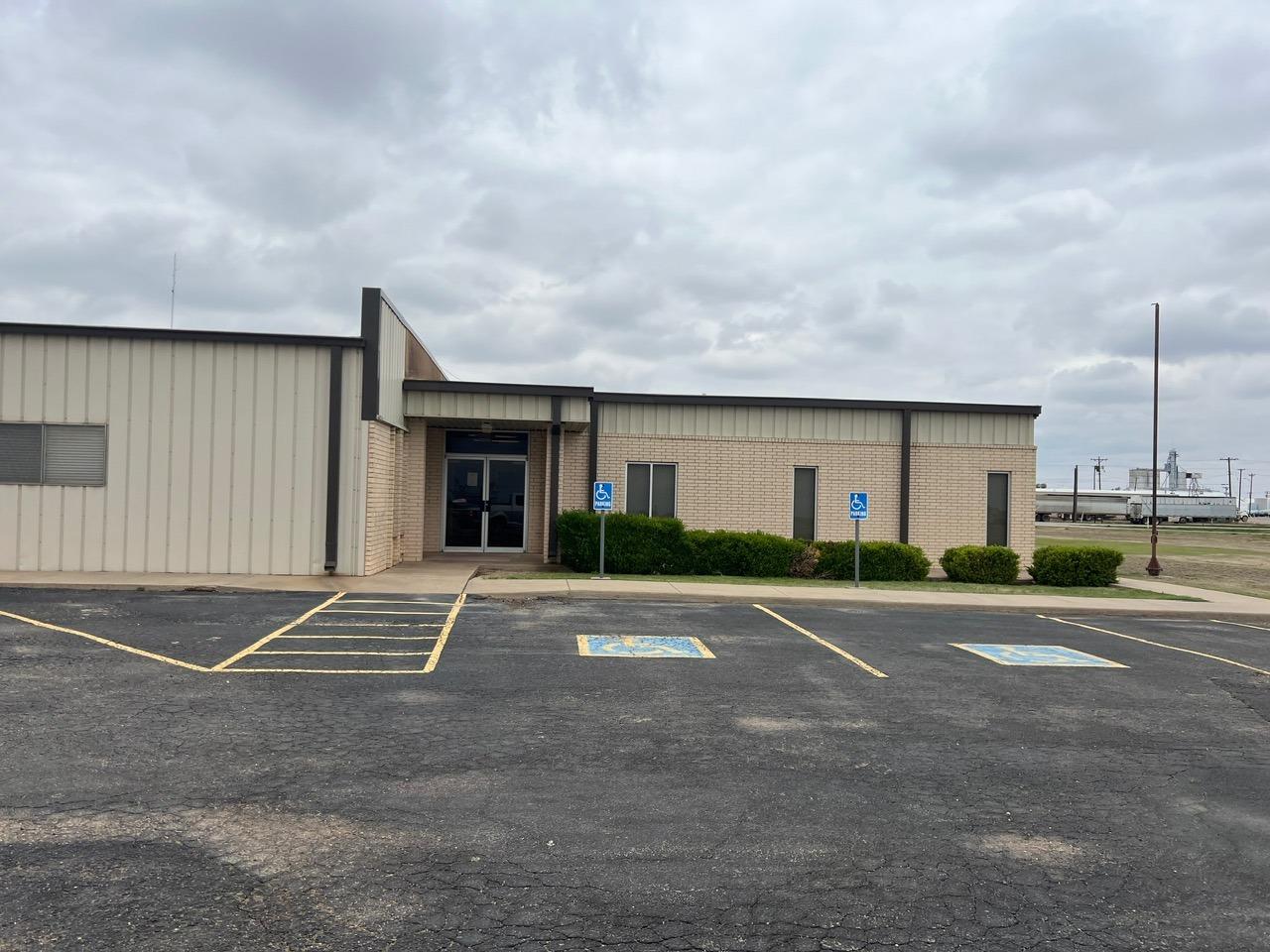 Former USDA Building in Floydada.  Multiple offices and work areas.  Large asphalt parking lot on 2.8 acres.   included is R04007 2.2 acres just South of the building.    Call Moe Evans 8062410622 with any questions