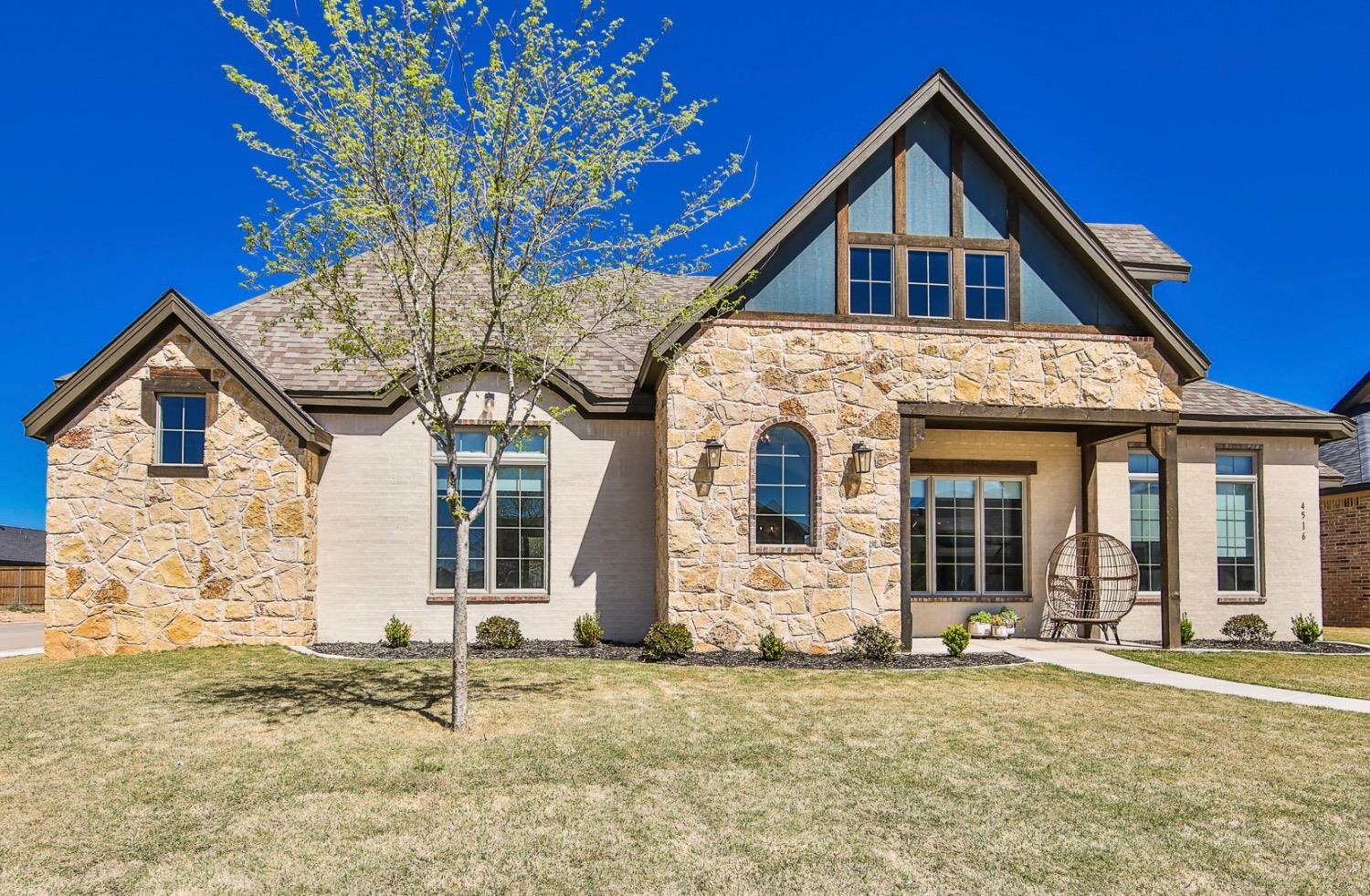 **Open House, Sunday,April 14 from 1-3**  Welcome to your dream home in Stratford Pointe! This stunning 2604 sq ft home offers the perfect blend of comfort and elegance, featuring a spacious open floor plan that's perfect for modern living.  It offers 4 bedrooms including an isolated master, 3 bathrooms, a bonus room, and a 3 car, attached garage.  The chef inspired kitchen has a large island, double ovens, large pantry and plenty of prep room.  This beautiful home has great curb appeal, is located on a double cul-de-sac and is one block away from a the neighborhood pond and walking park.  Lots of beautiful details in this lovely home.  Come see it today!