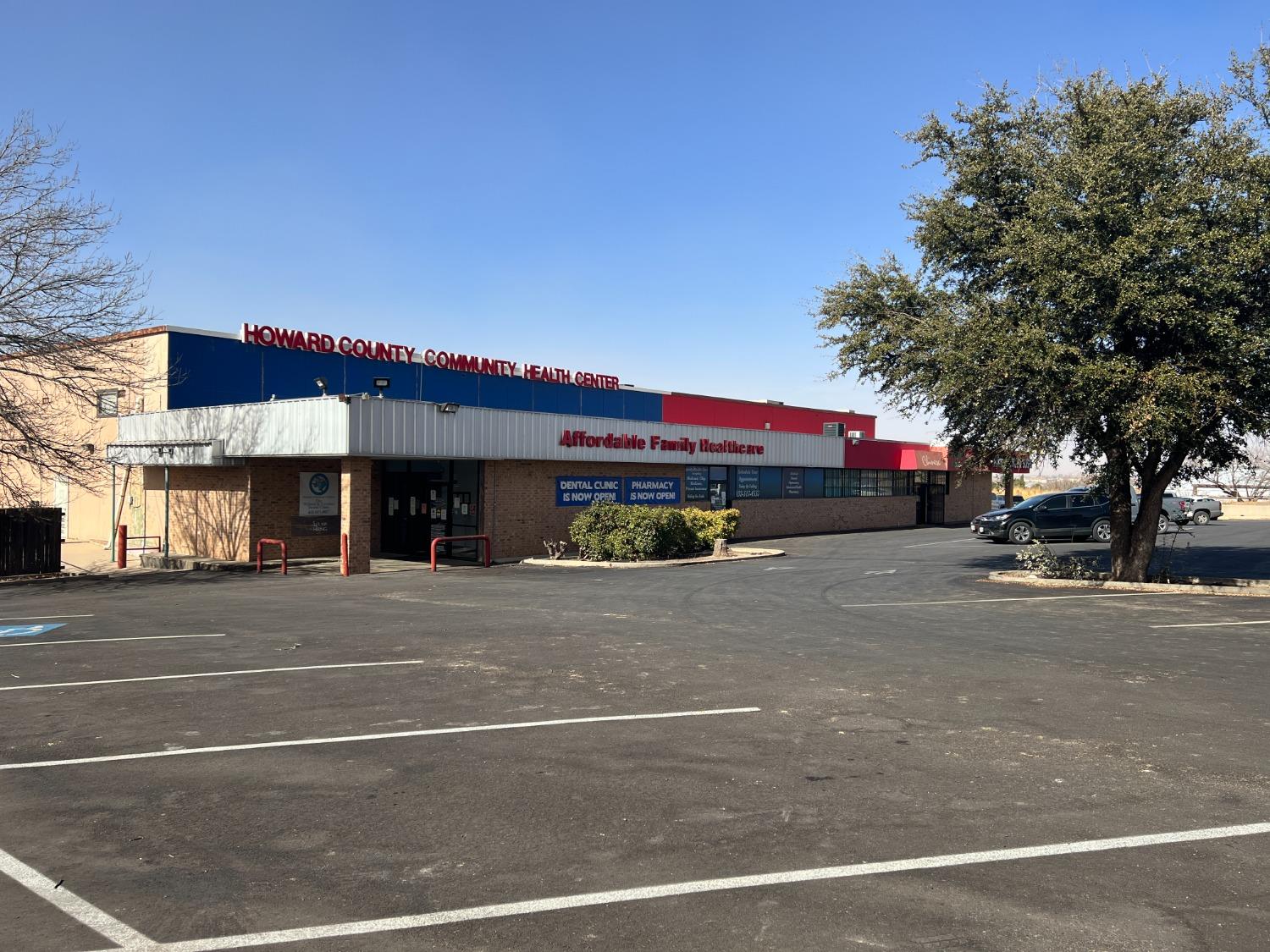 Great investment opportunity. This Two occupant property is leased to a restaurant in half of the building and the other half is available for lease or owner use. The leasable side could also be split off into for a third tenant if desired and was previously a set up for medical offices.