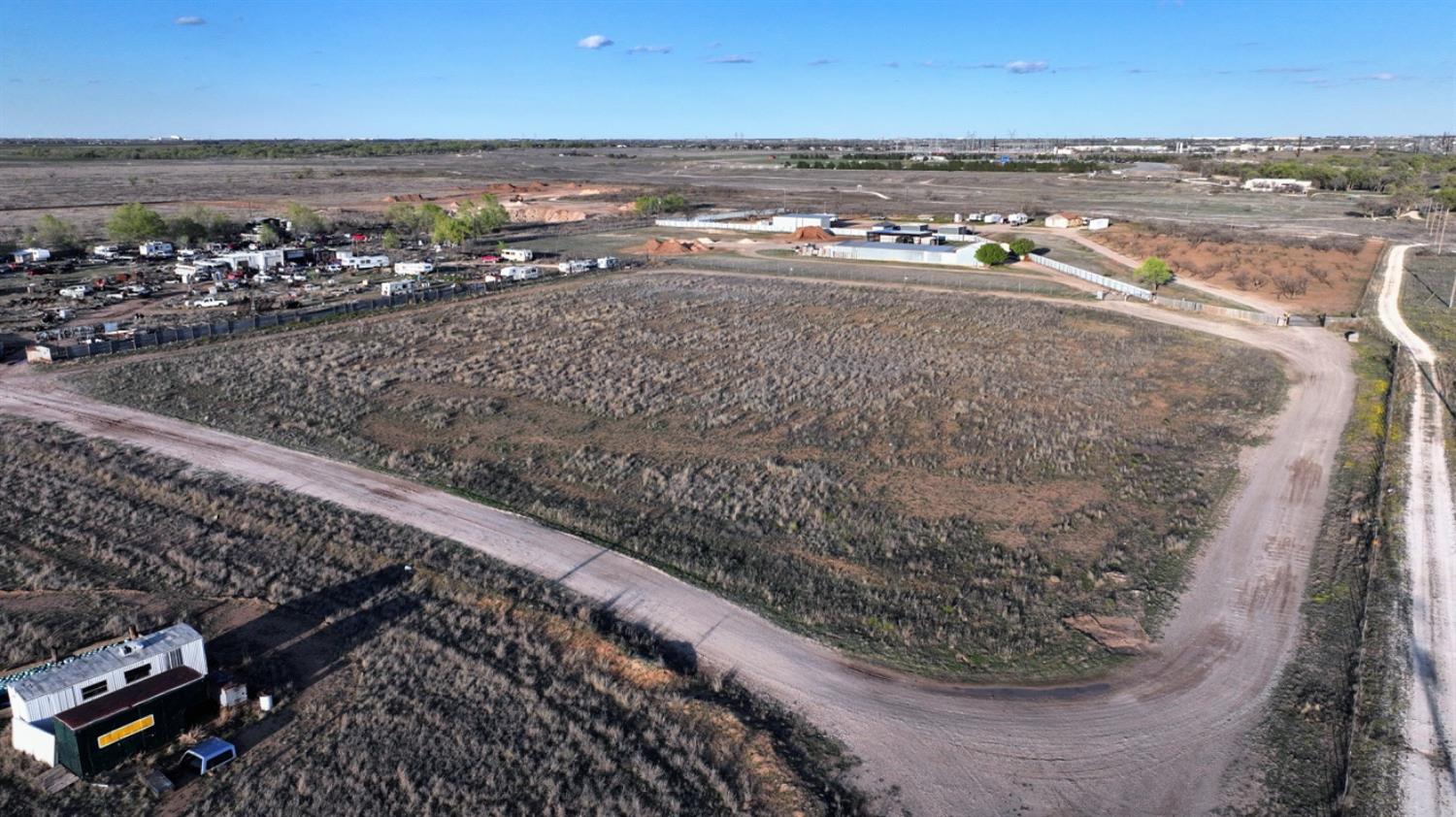 Fantastic investment opportunity: 5 acres of unrestricted commercial land located in a designated opportunity zone. Ideal for development or investment purposes. Don't miss out on this chance to capitalize on tax incentives and potential growth!