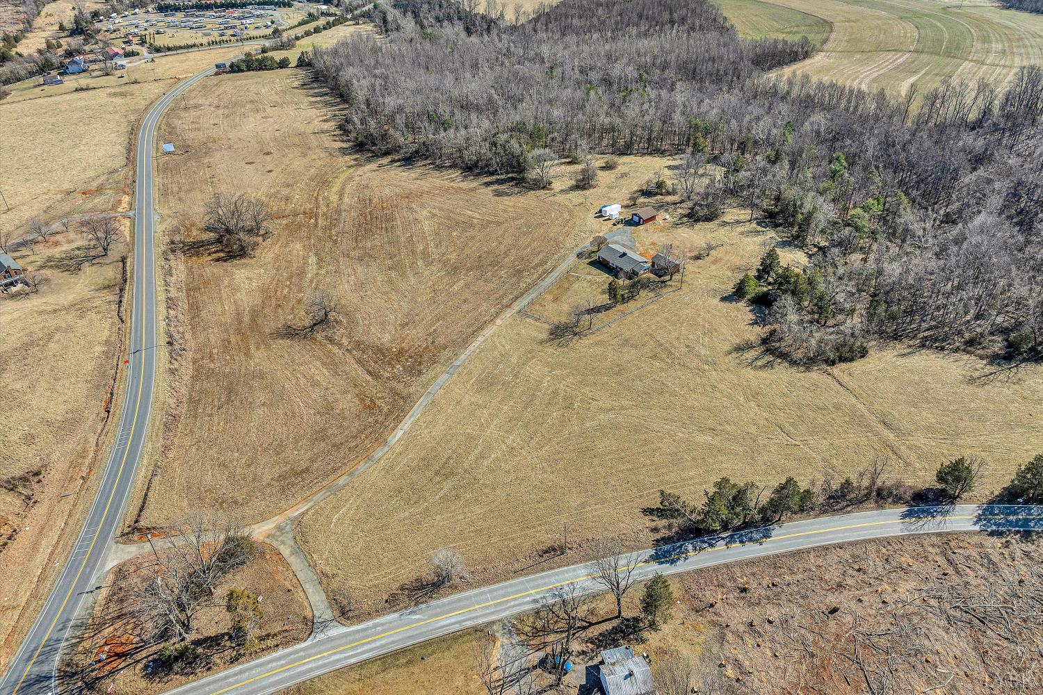 4015 White House Road, Moneta, VA waterfront home for sale at Smith Mountain Lake