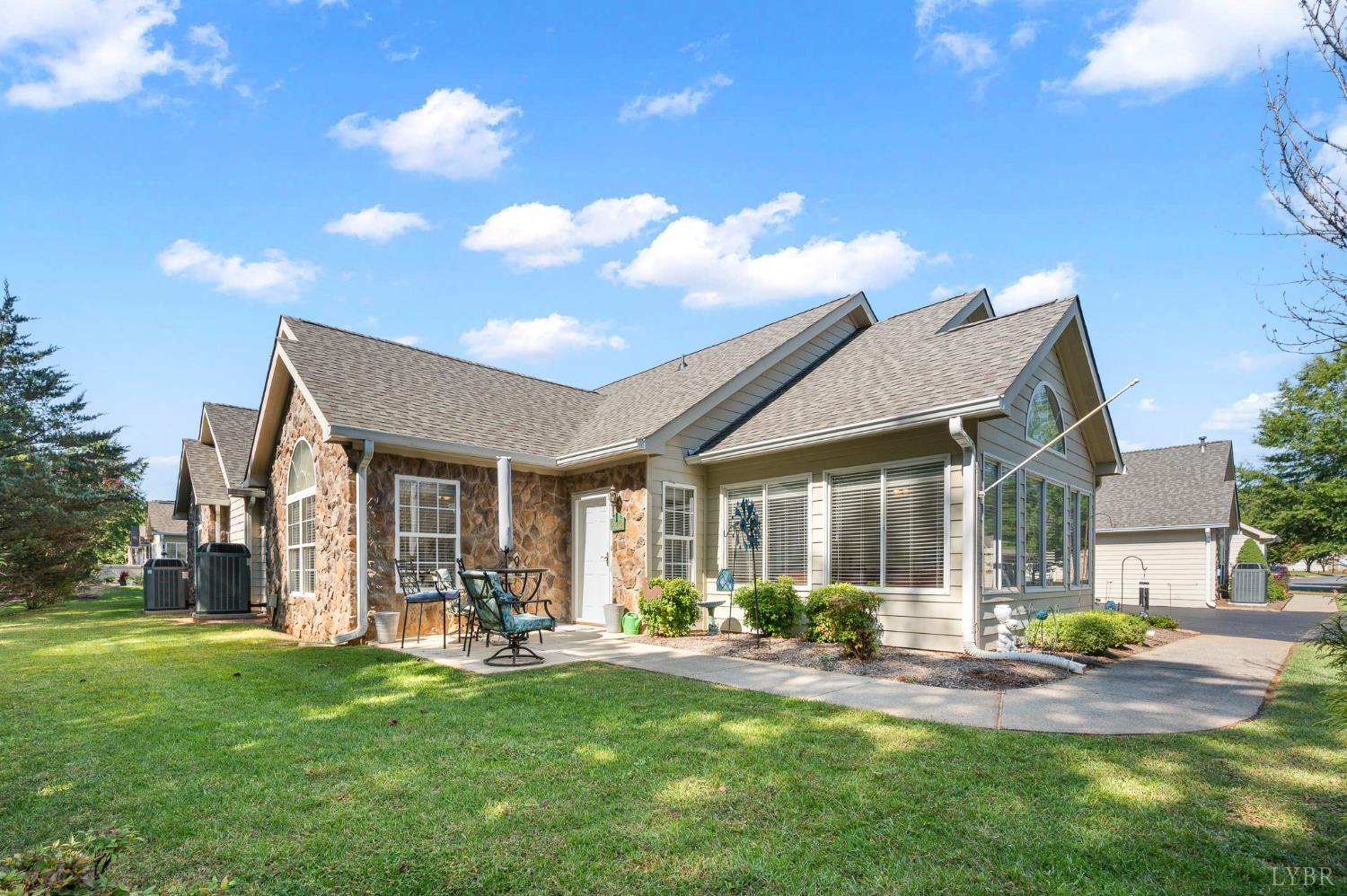 226 Salisbury Cir, Lynchburg, VA home for sale