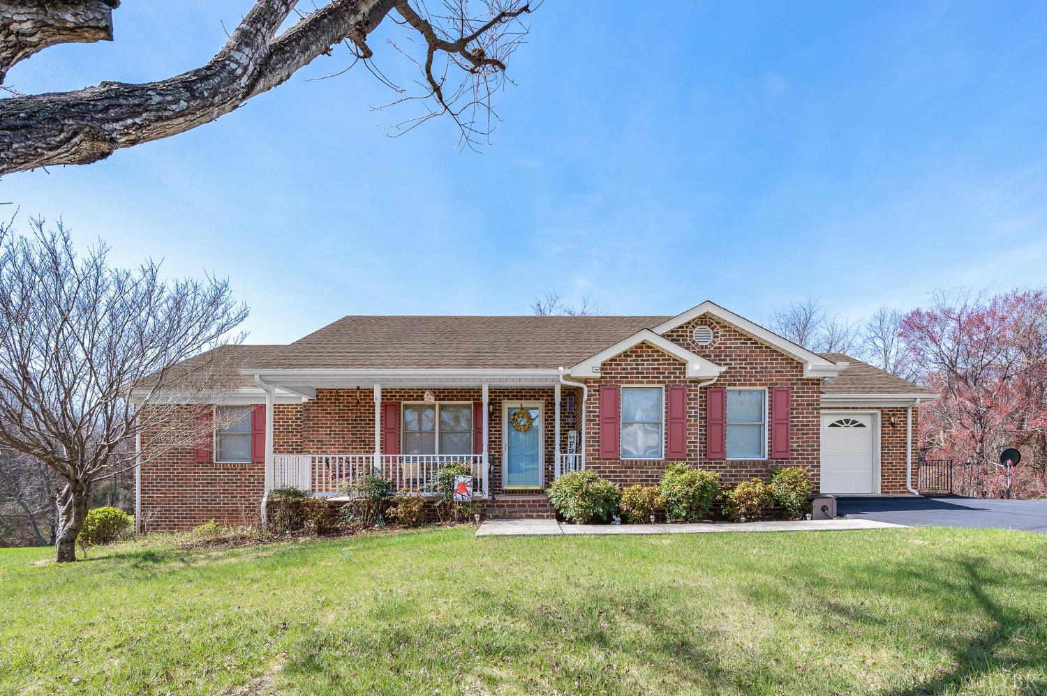 1855 Vista Circle, Bedford, VA home for sale
