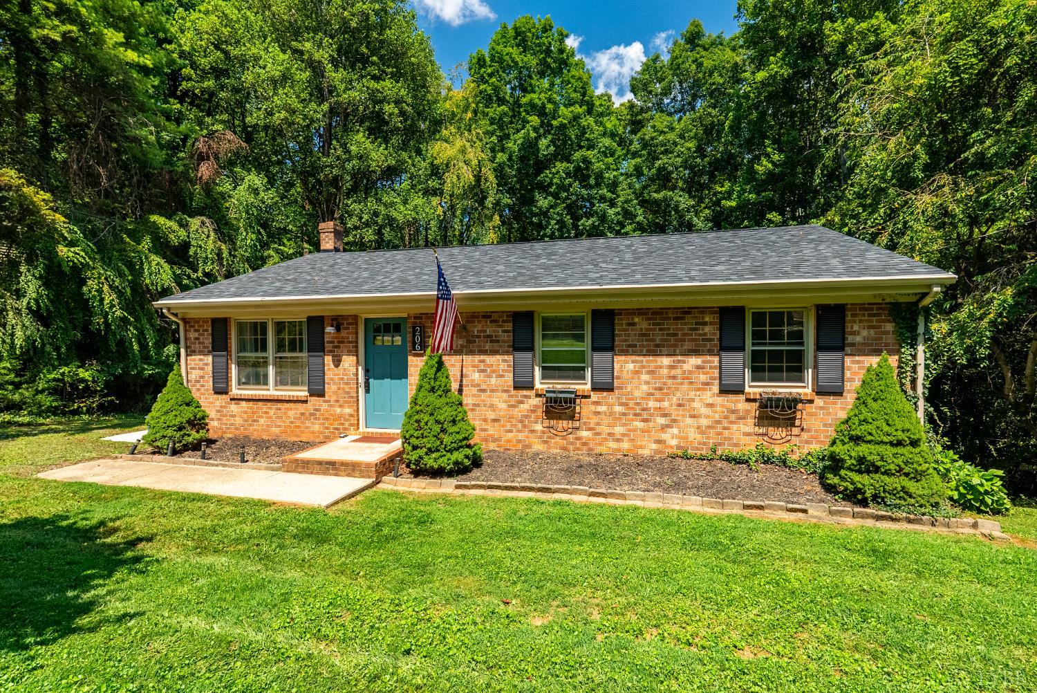 206 Simsbury Lane, Forest, VA home for sale