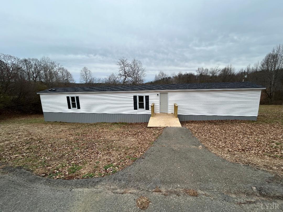 5334 Smith Mountain Lake Parkway, Huddleston, VA home for sale
