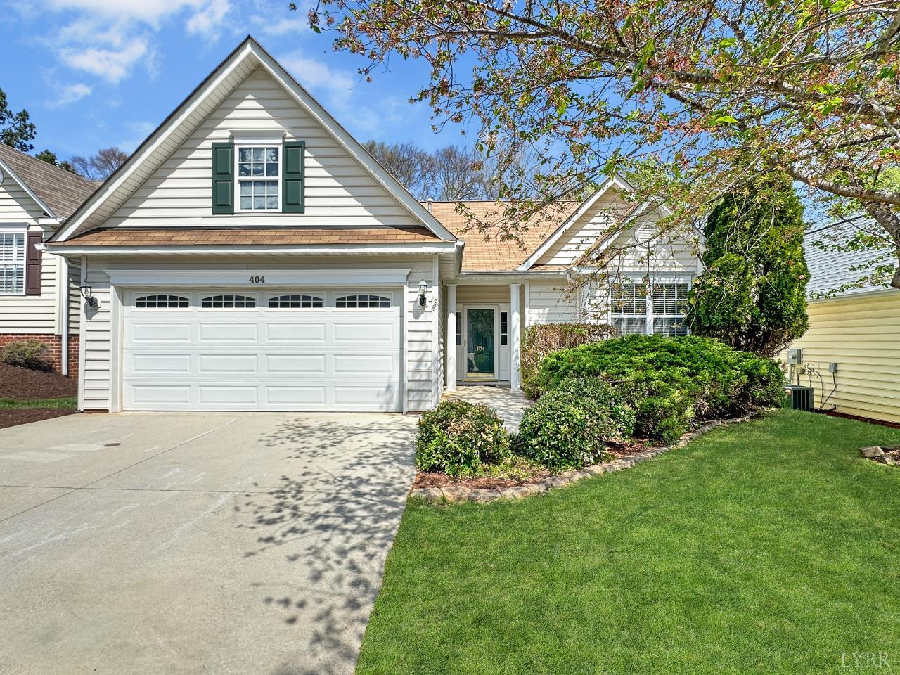 404 Legacy Oaks Circle, Lynchburg, VA home for sale