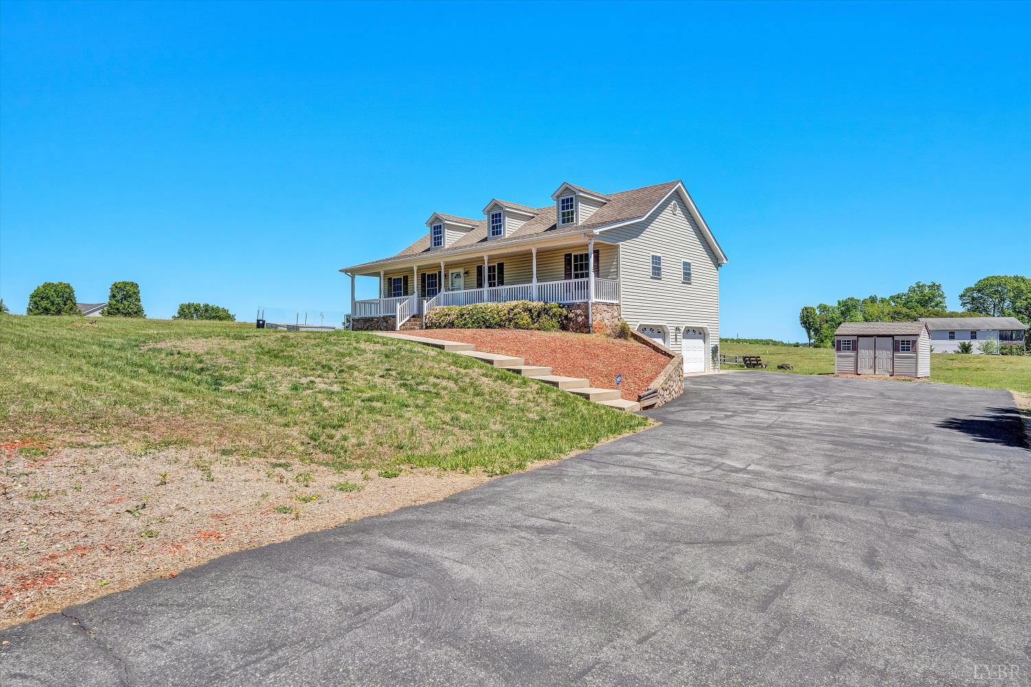2210 Isle of Pines Drive, Moneta, VA home for sale
