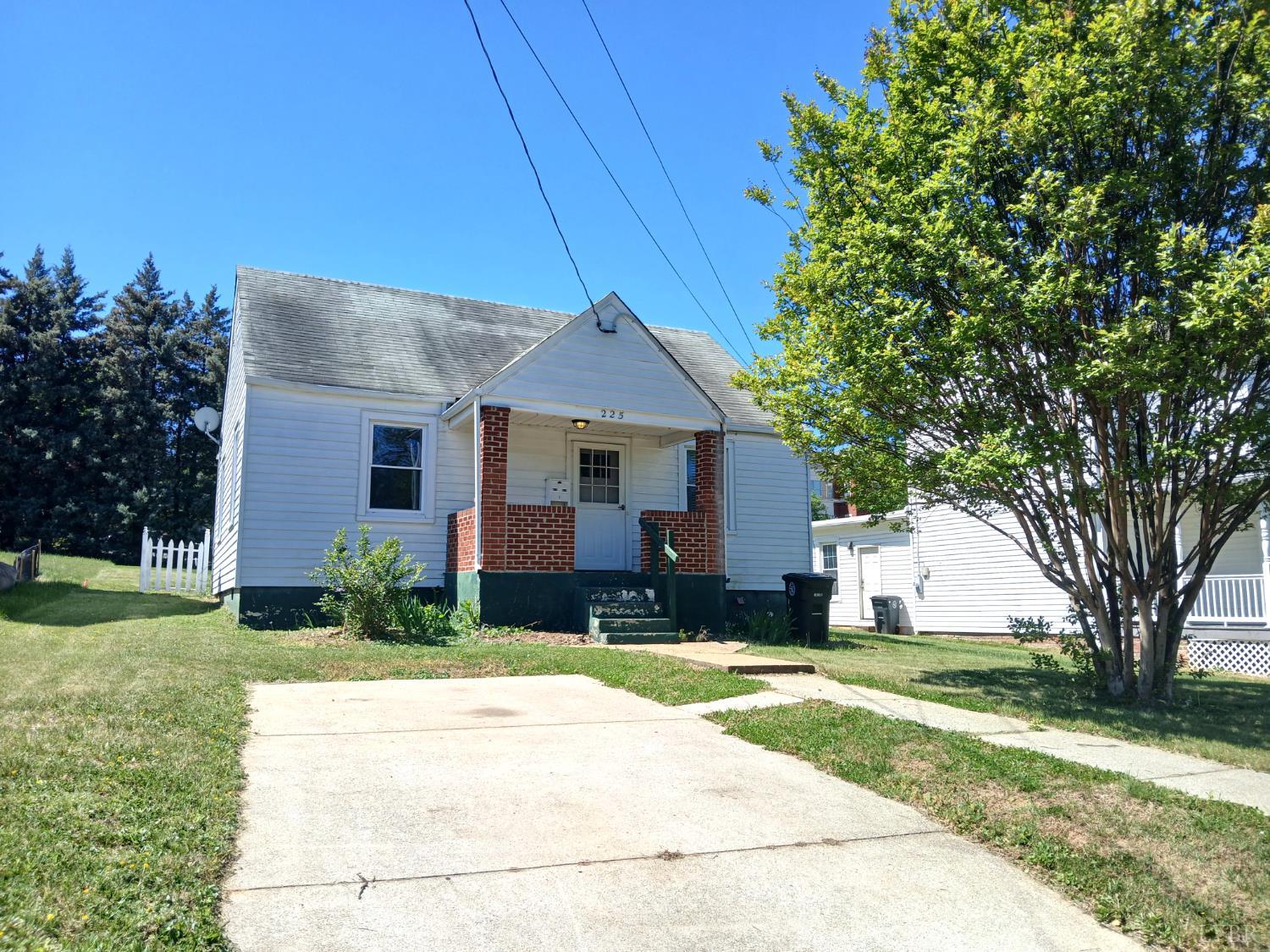 225 Bell Street