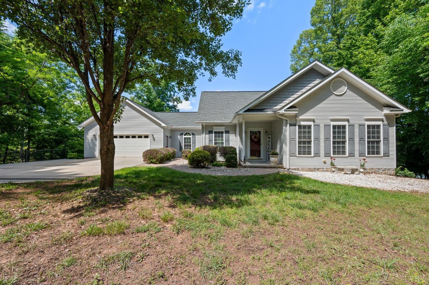 630 Forest Shores Road, Wirtz, VA waterfront home for sale at Smith Mountain Lake
