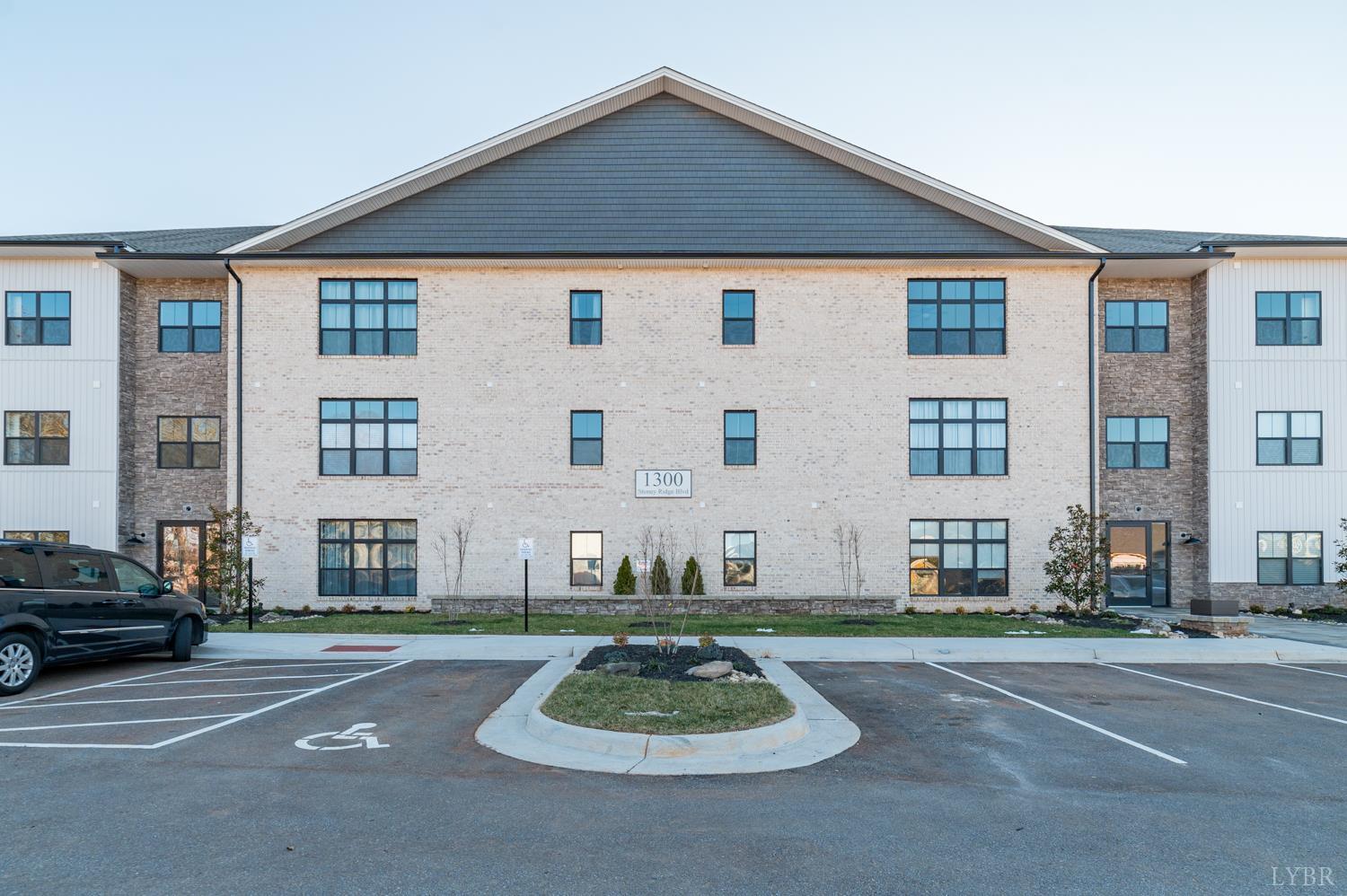 1300 Stoney Ridge Boulevard #101, Forest, VA home for sale