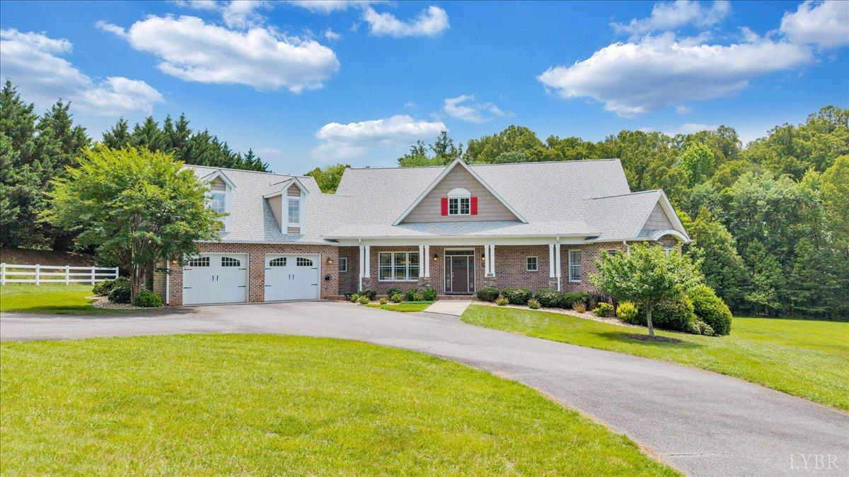 1074 Jefferson Dr W, Forest, VA home for sale
