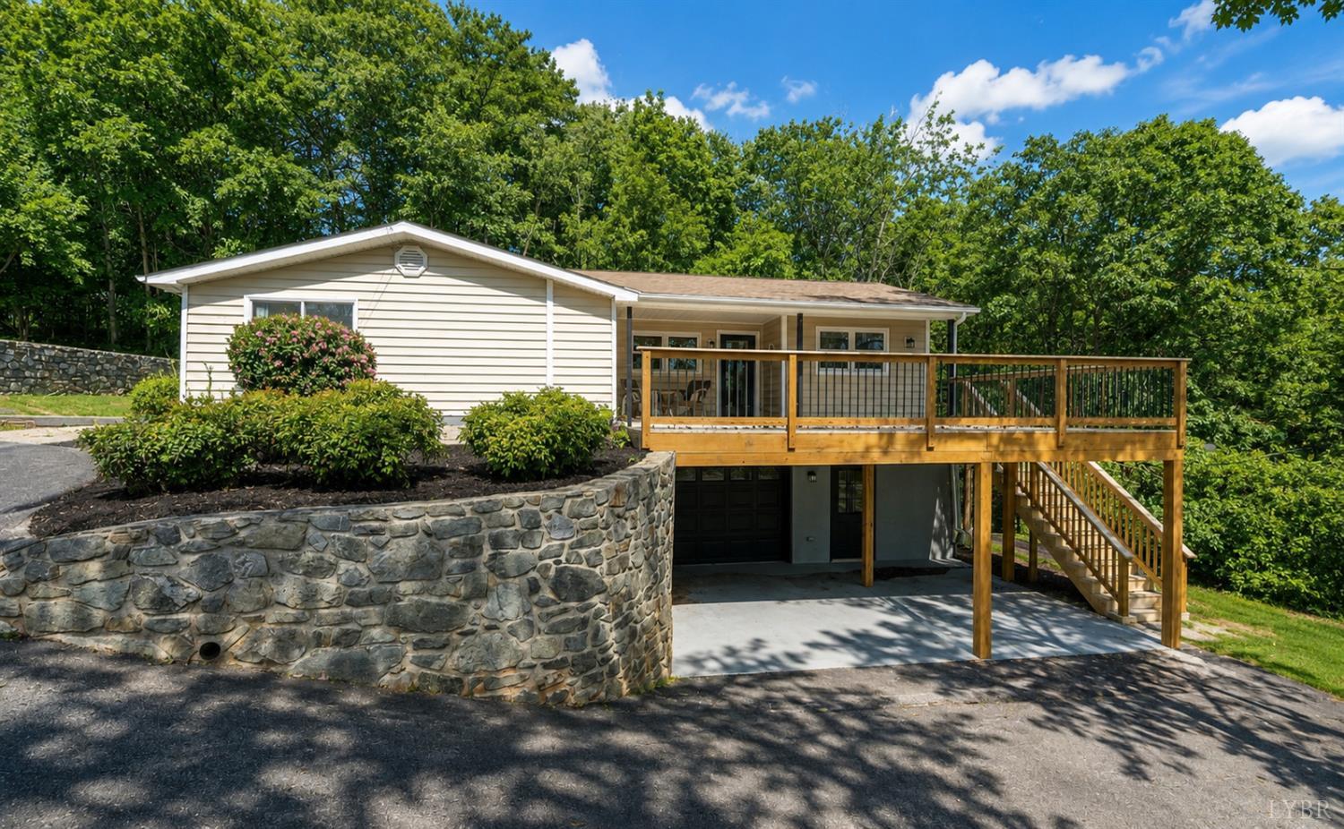 23 Brookside Lane