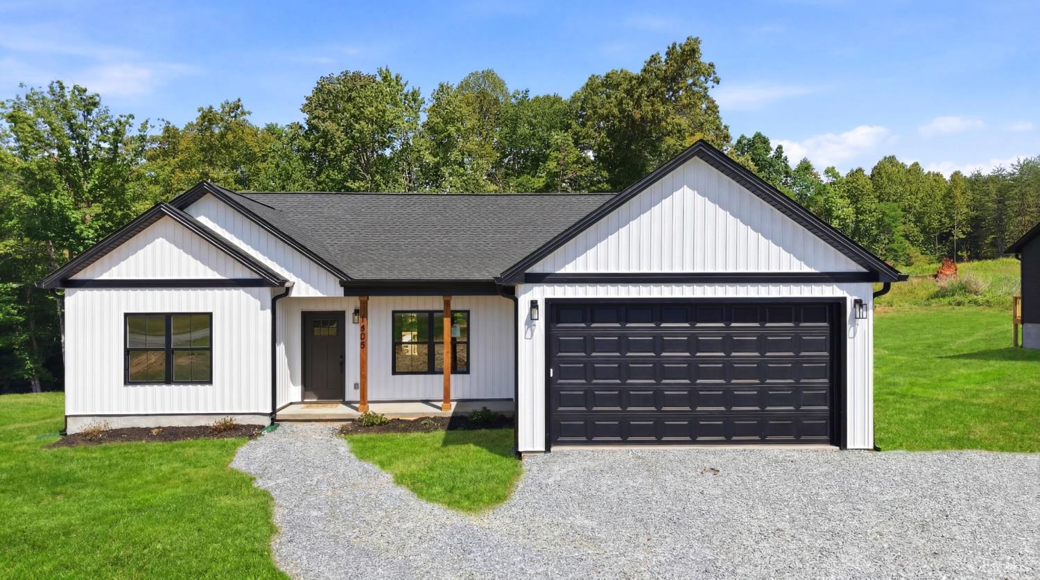 1805 Hickory Cove Ln, Moneta, VA home for sale