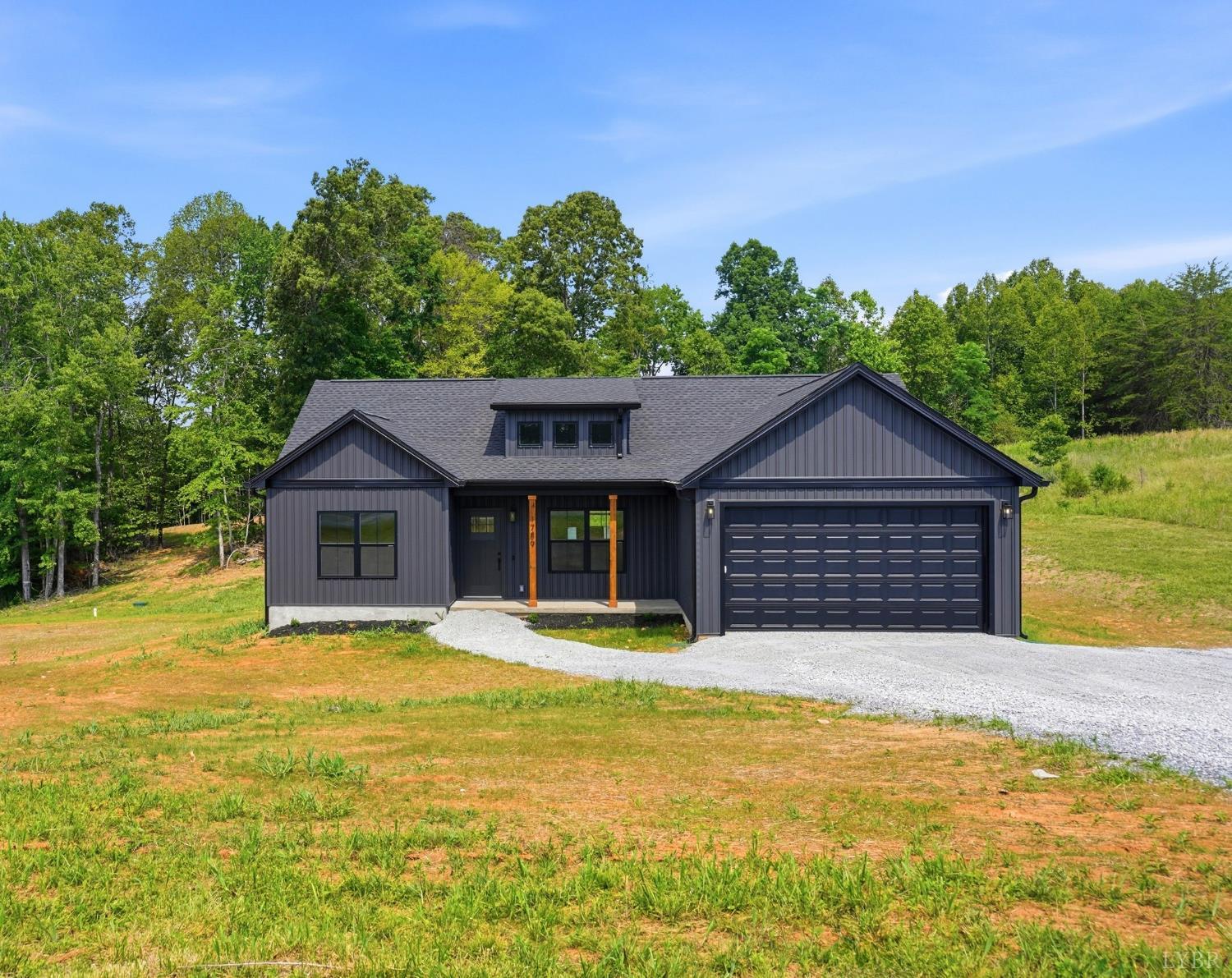 1789 Hickory Cove Ln, Moneta, VA home for sale