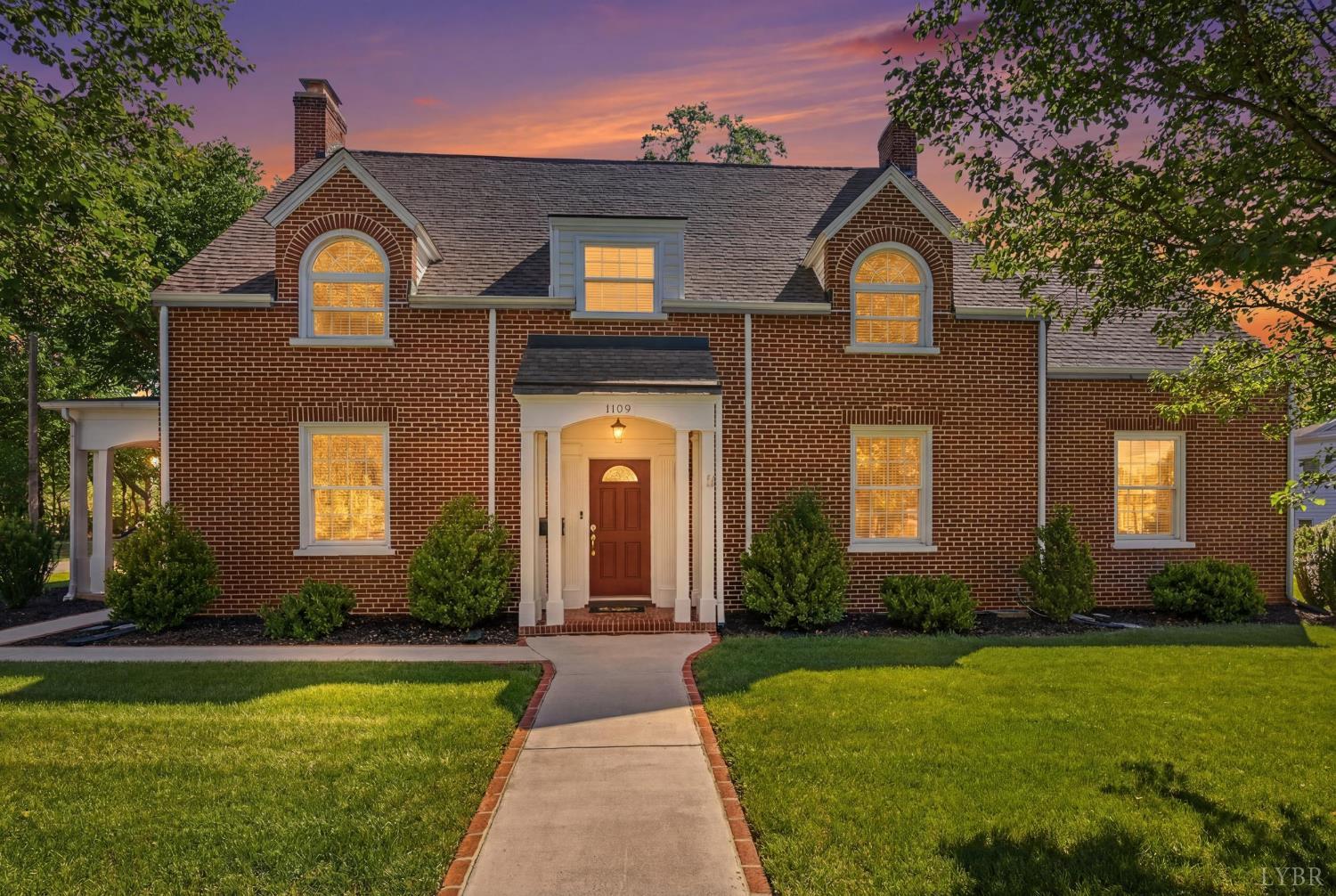 1109 Park St, Bedford, VA home for sale