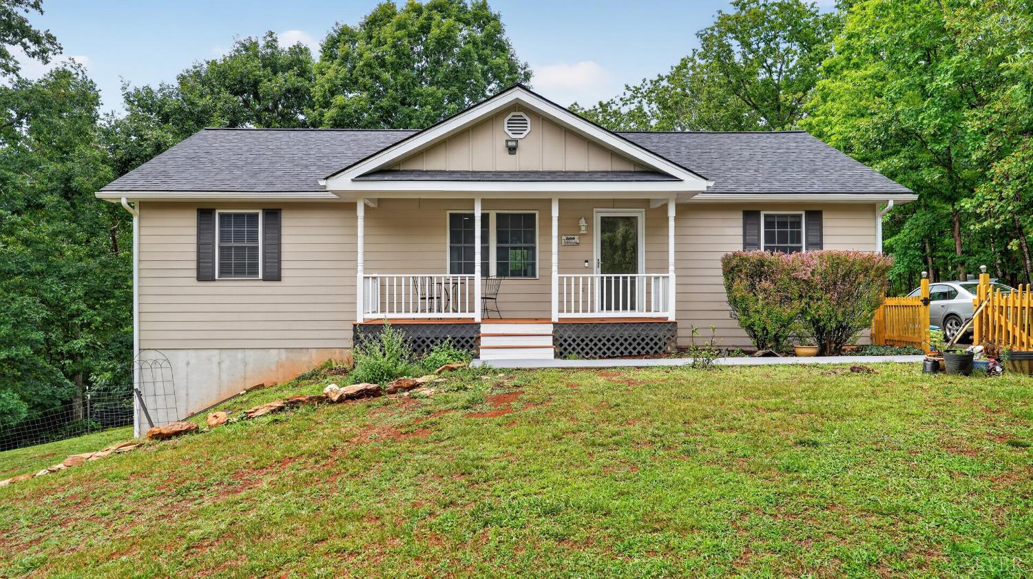 222 Holiday Lane, Lynchburg, VA home for sale