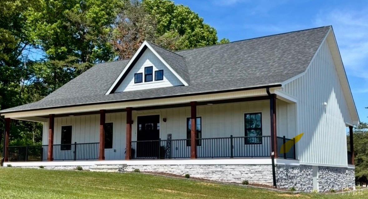 101 Spyglass Lane, Huddleston, VA waterfront home for sale at Smith Mountain Lake
