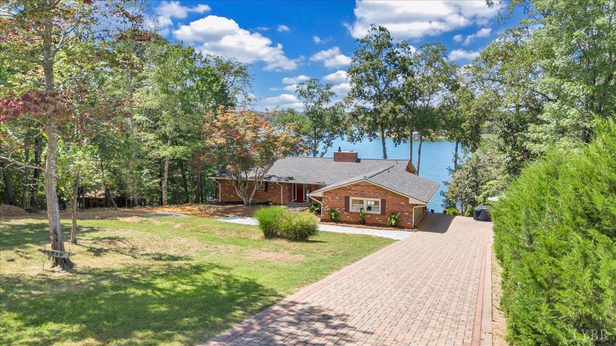 Circle, Moneta, VA waterfront home for sale at Smith Mountain Lake
