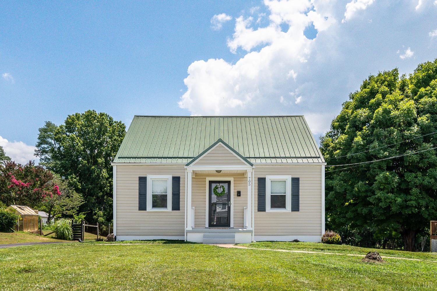 705 Vine St, Bedford, VA home for sale