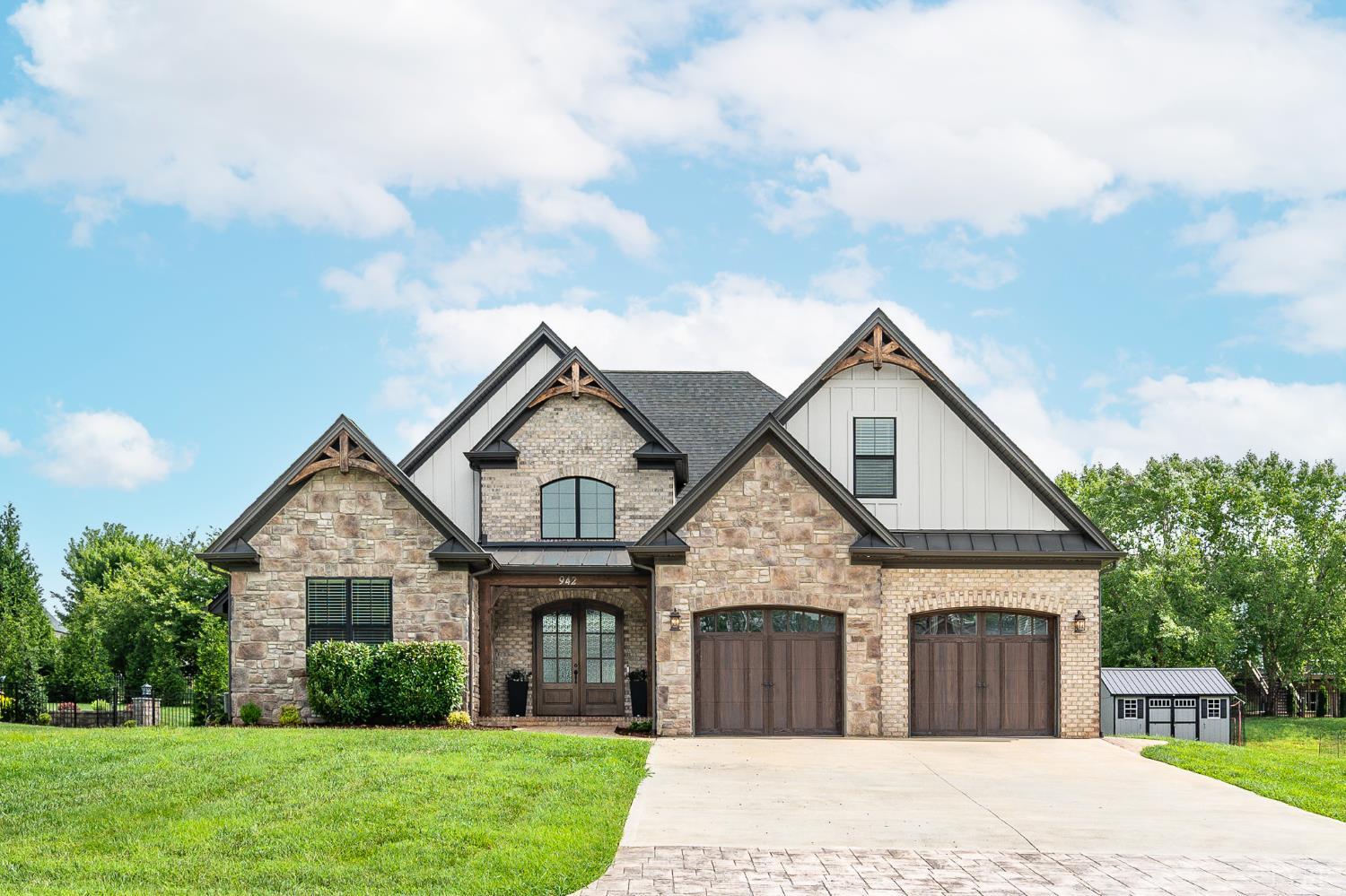 942 Leander Drive, Forest, VA home for sale