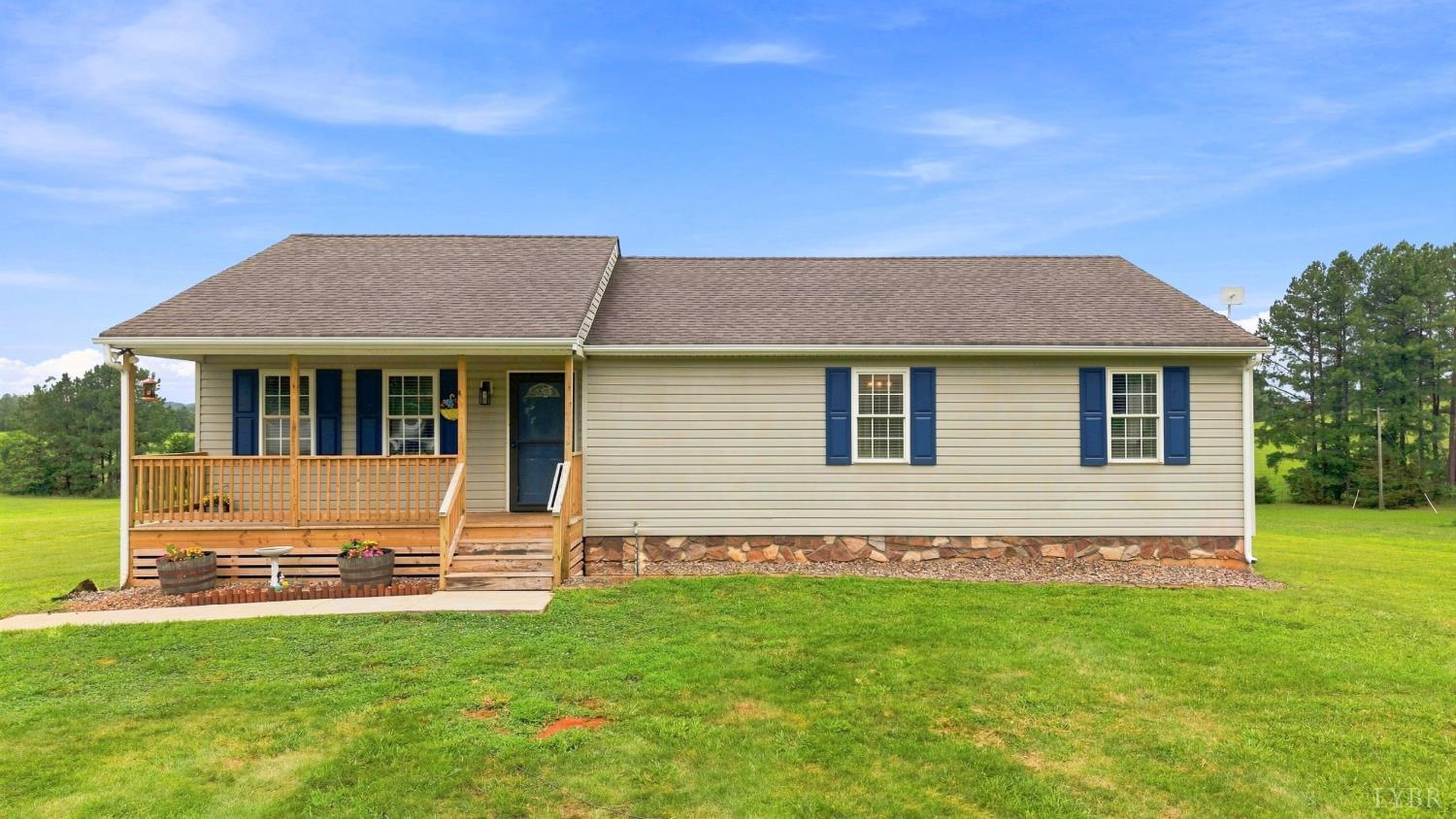 1904 Angel Place, Huddleston, VA home for sale