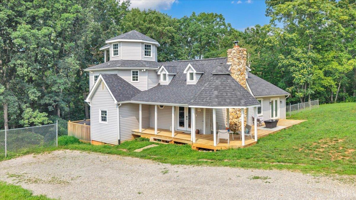 2154 Diamond Hill Road, Moneta, VA waterfront home for sale at Smith Mountain Lake