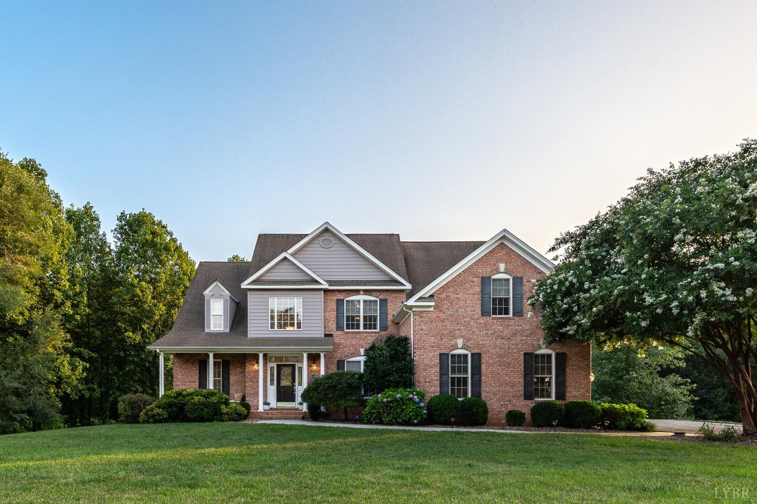 1118 Jefferson Dr W, Forest, VA home for sale