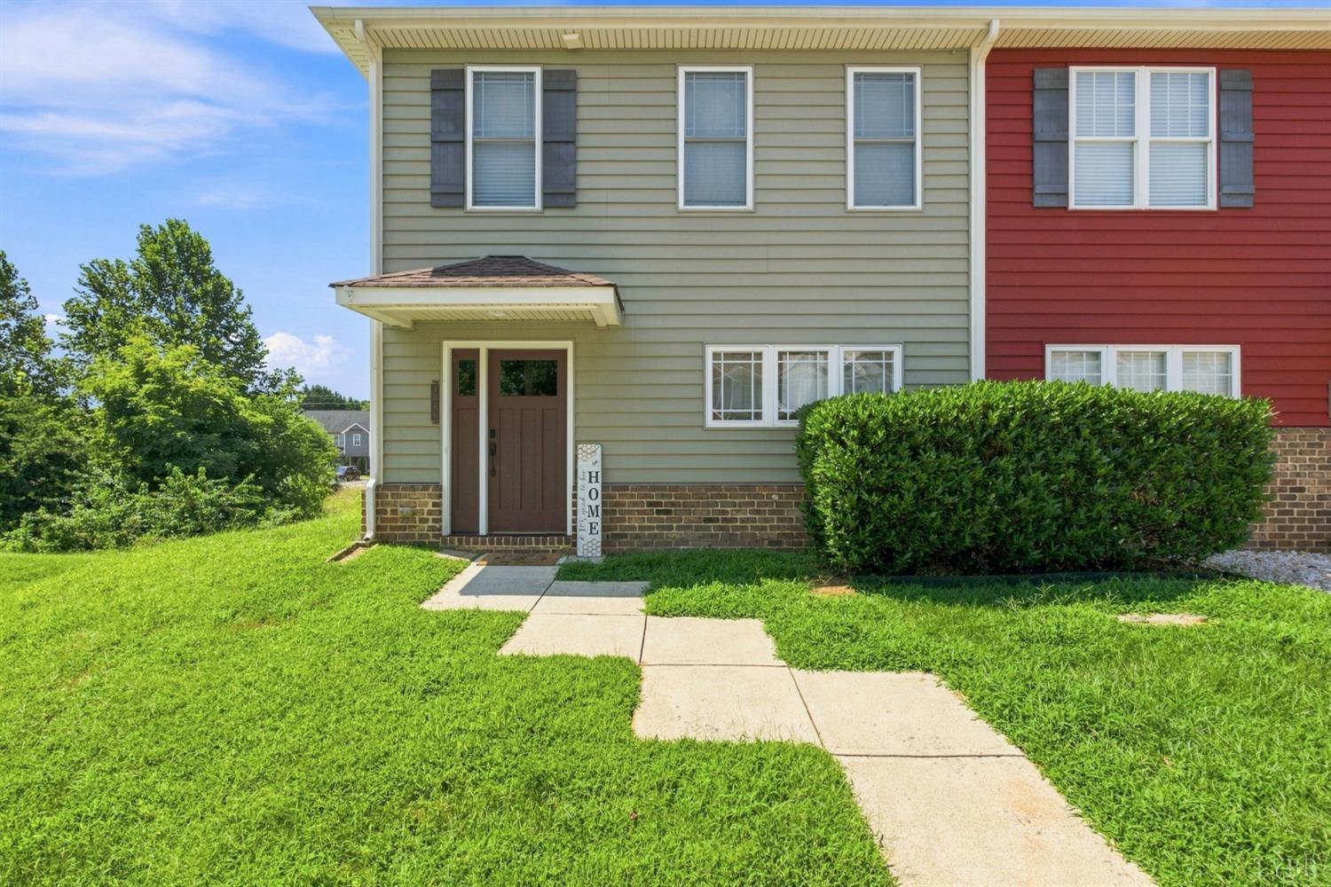 1066 Commonwealth Circle, Forest, VA home for sale