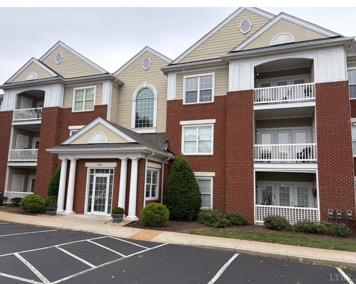 601 Wyndhurst Drive #304