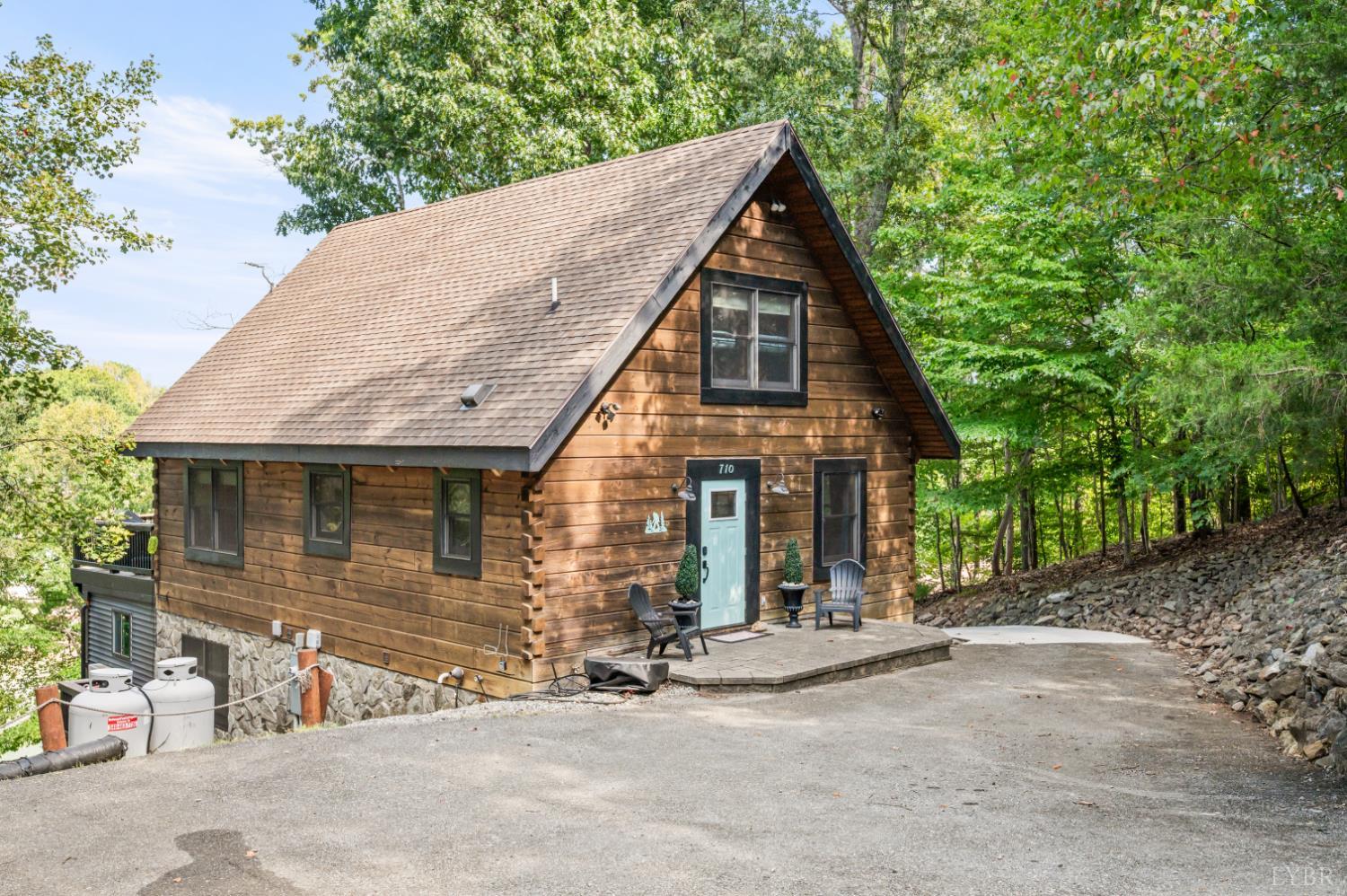710 Forest Lawn Drive, Moneta, VA waterfront home for sale at Smith Mountain Lake