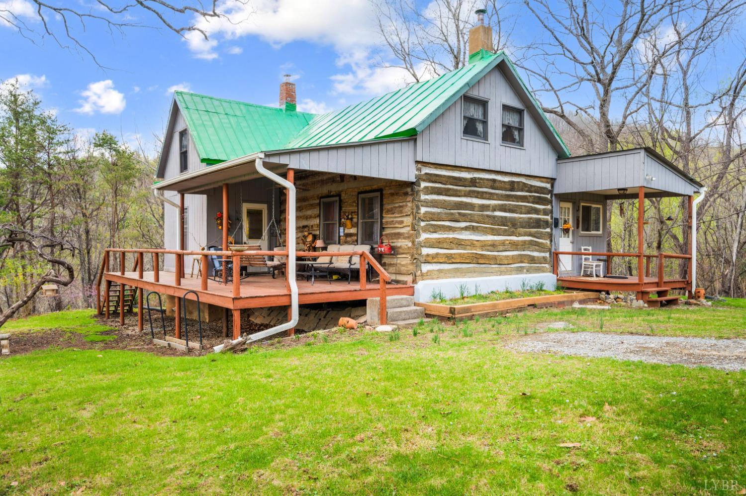 1374 Moccasin Rd, Thaxton, VA home for sale