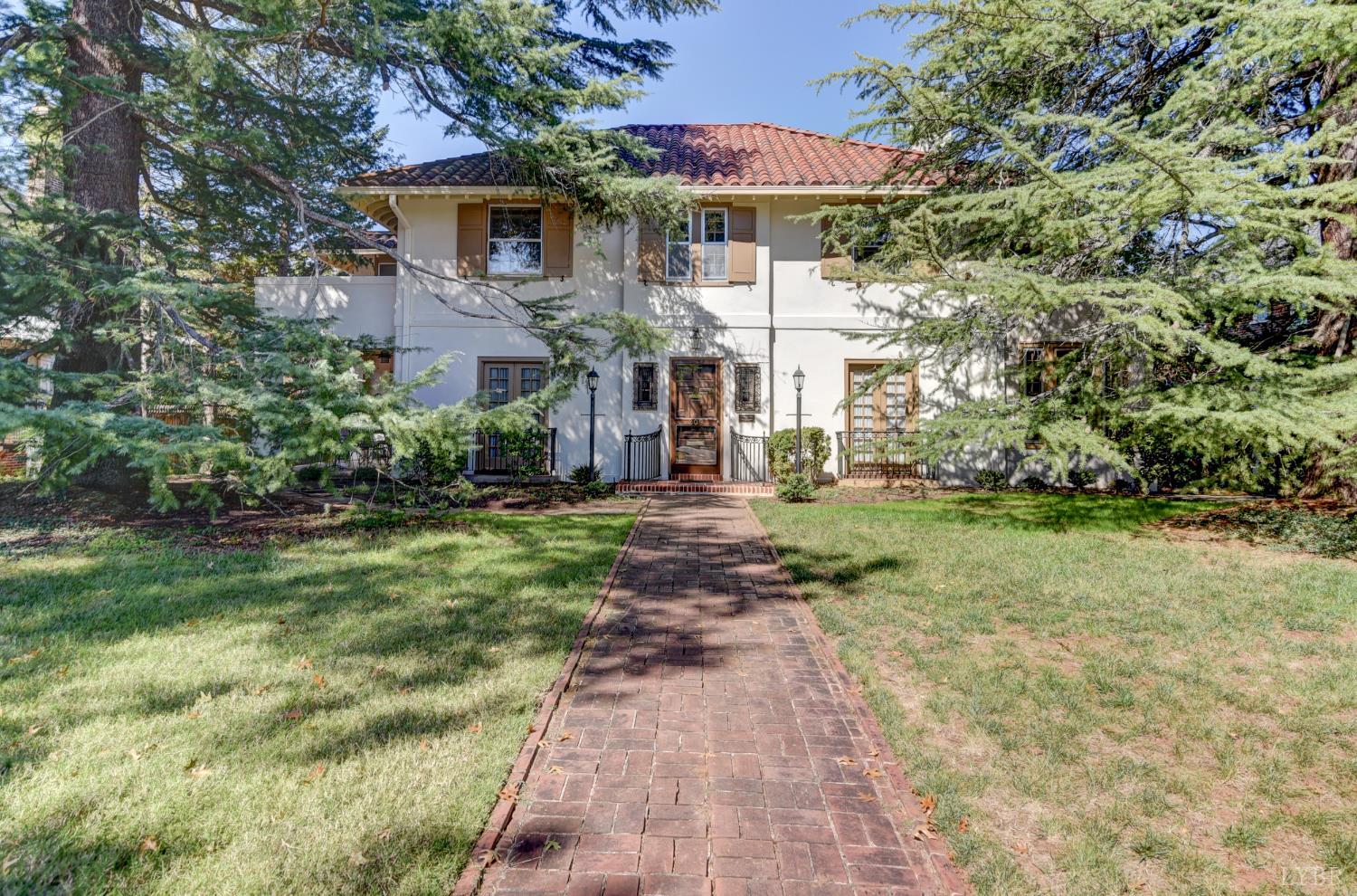 209 Woodland Avenue