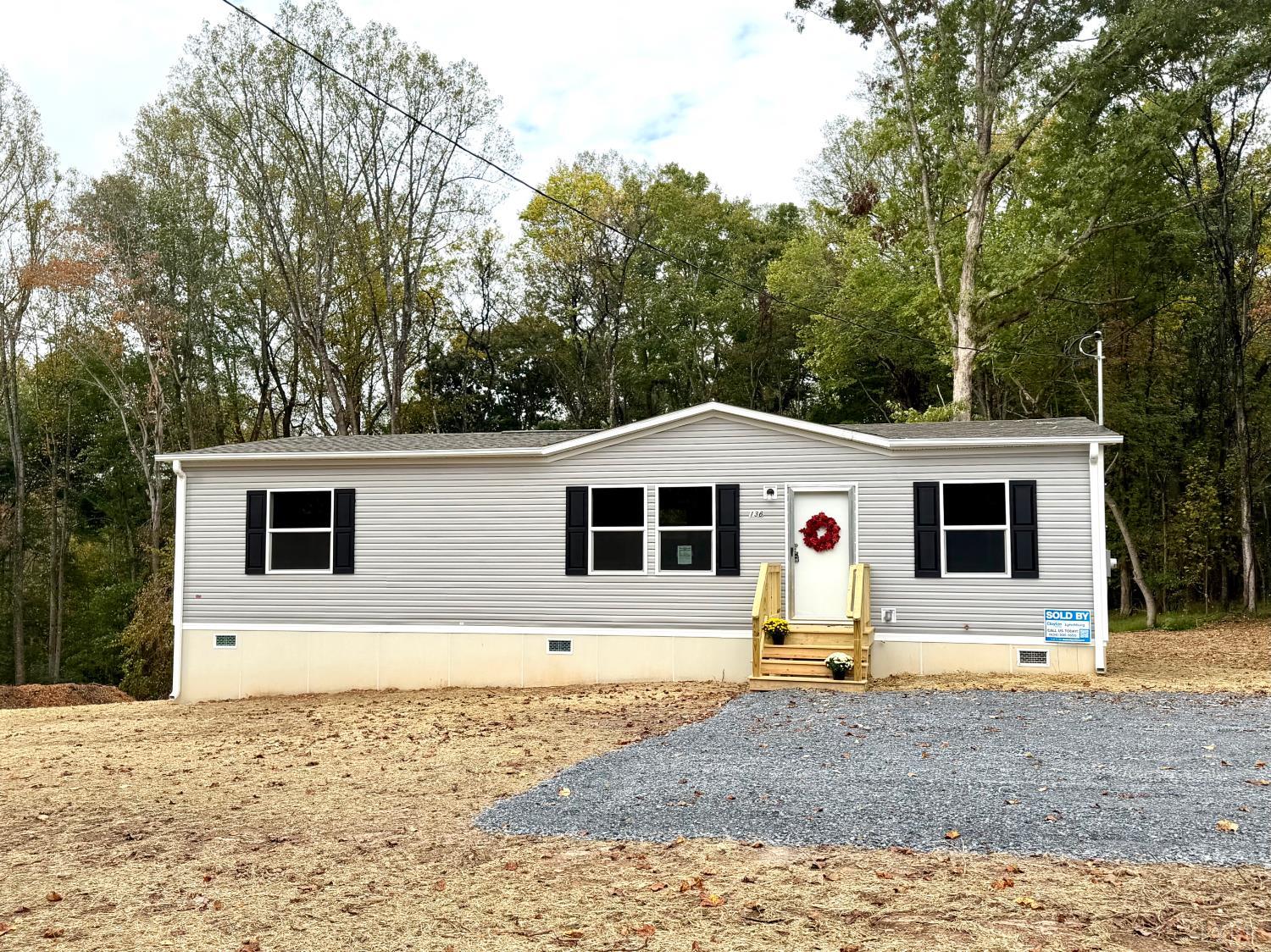 136 Avery Ln