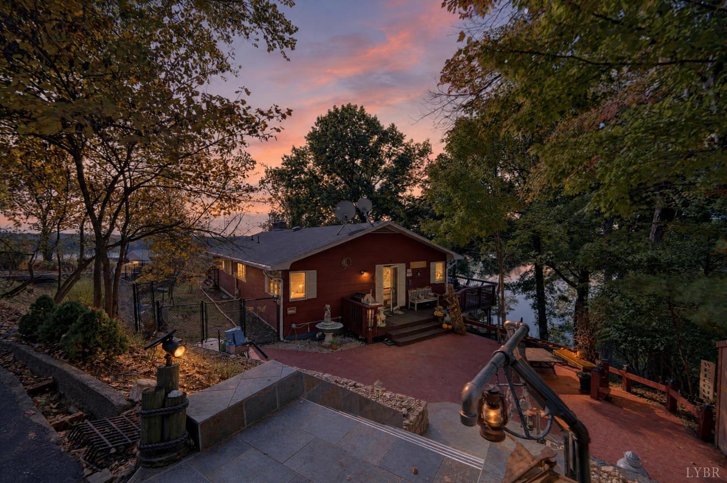 106 Catlett Ct