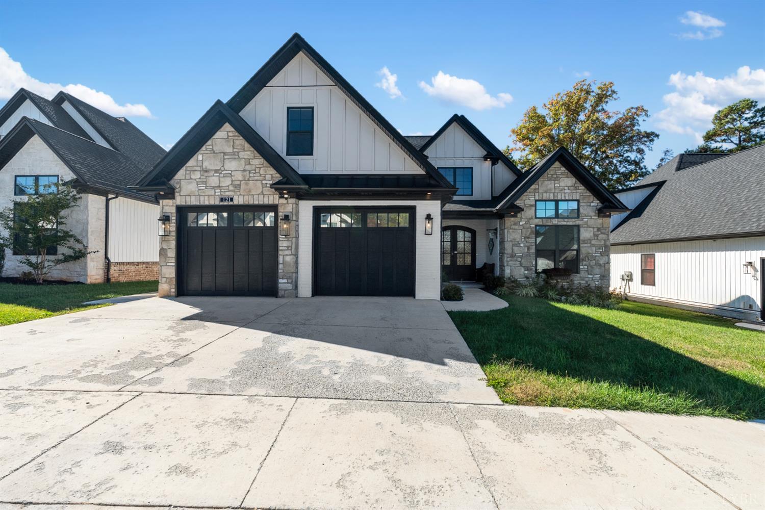 121 Bentley Grove Way