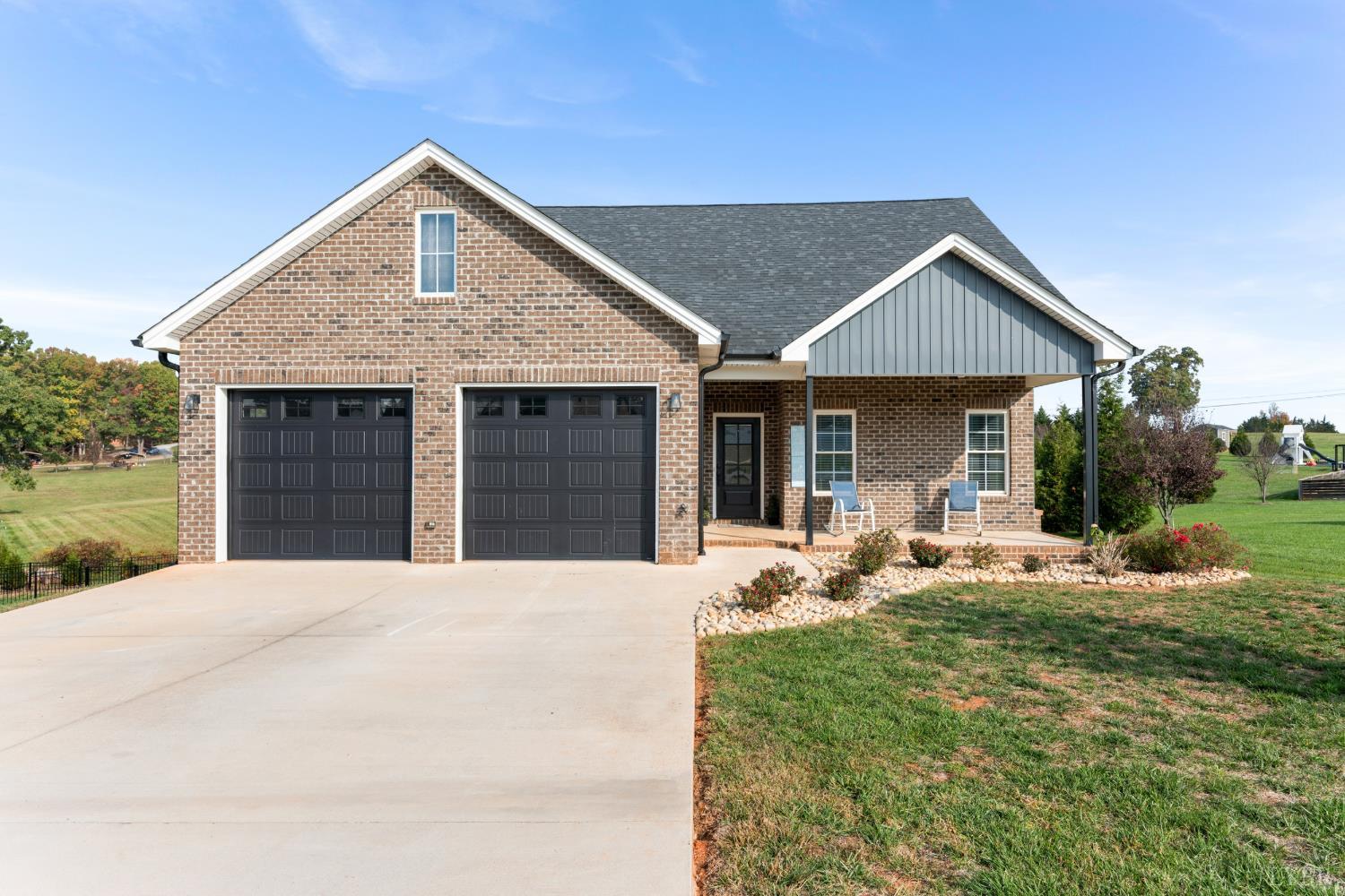 37 Leeward Way