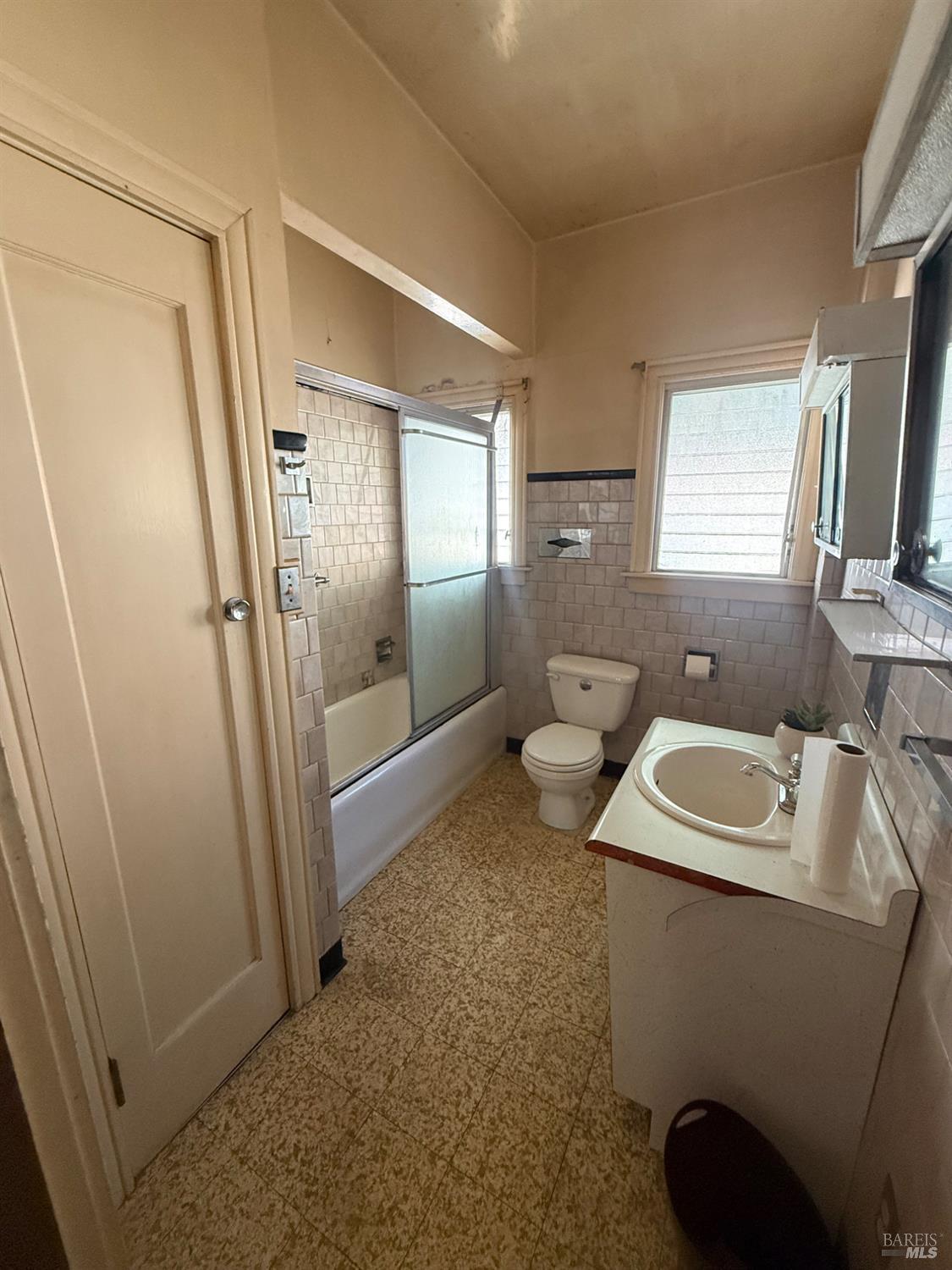 Detail Gallery Image 6 of 6 For 4019 Roosevelt Ave, Richmond,  CA 94805 - 2 Beds | 1/1 Baths