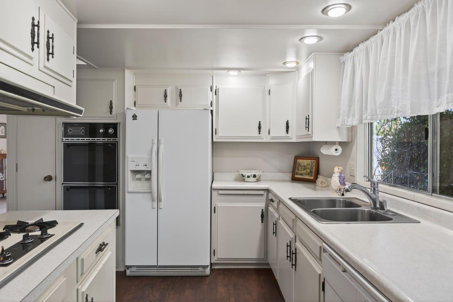 161 La Plaza listing photo