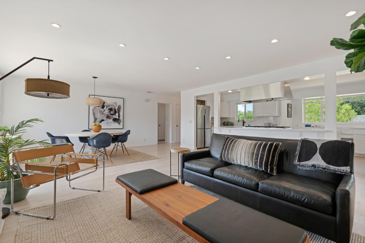 1114 Mercer Avenue - Property photo