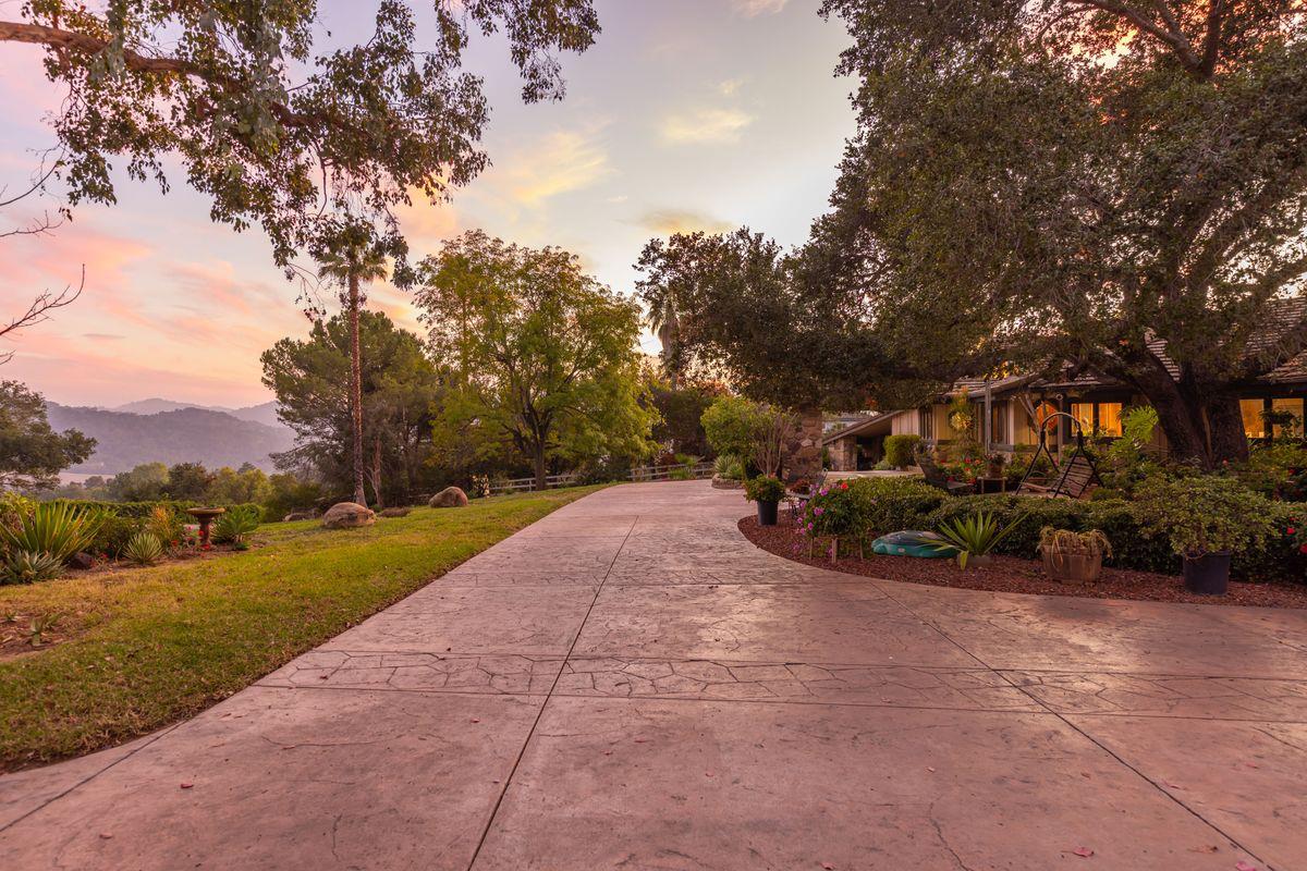 10681 Encino Drive - Property photo