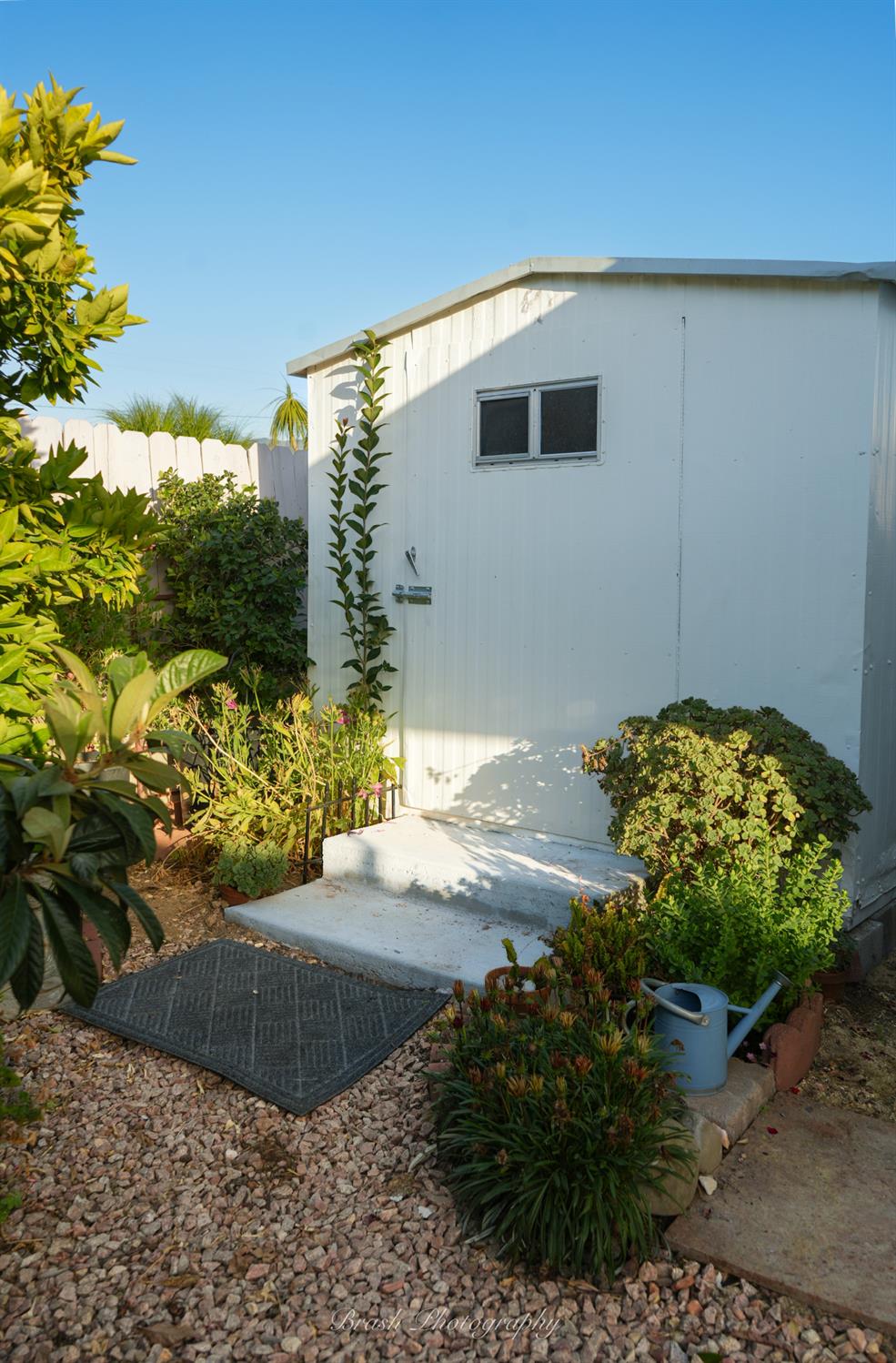 1075 Loma Drive #5 listing photo