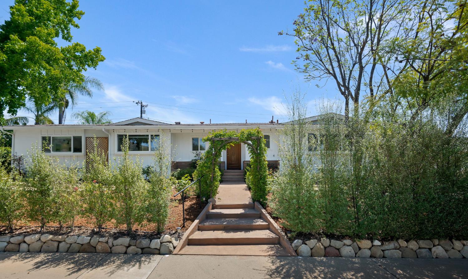 1114 Mercer Avenue listing photo