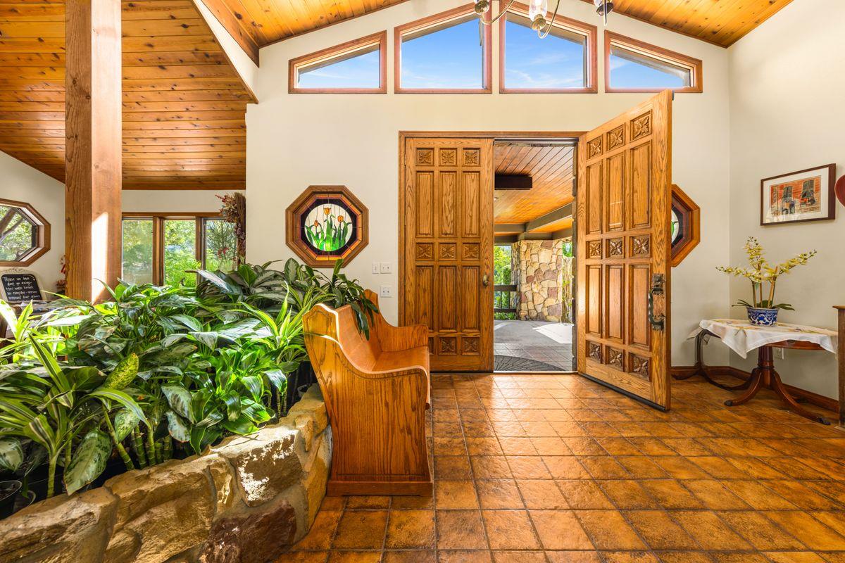 10681 Encino Drive listing photo