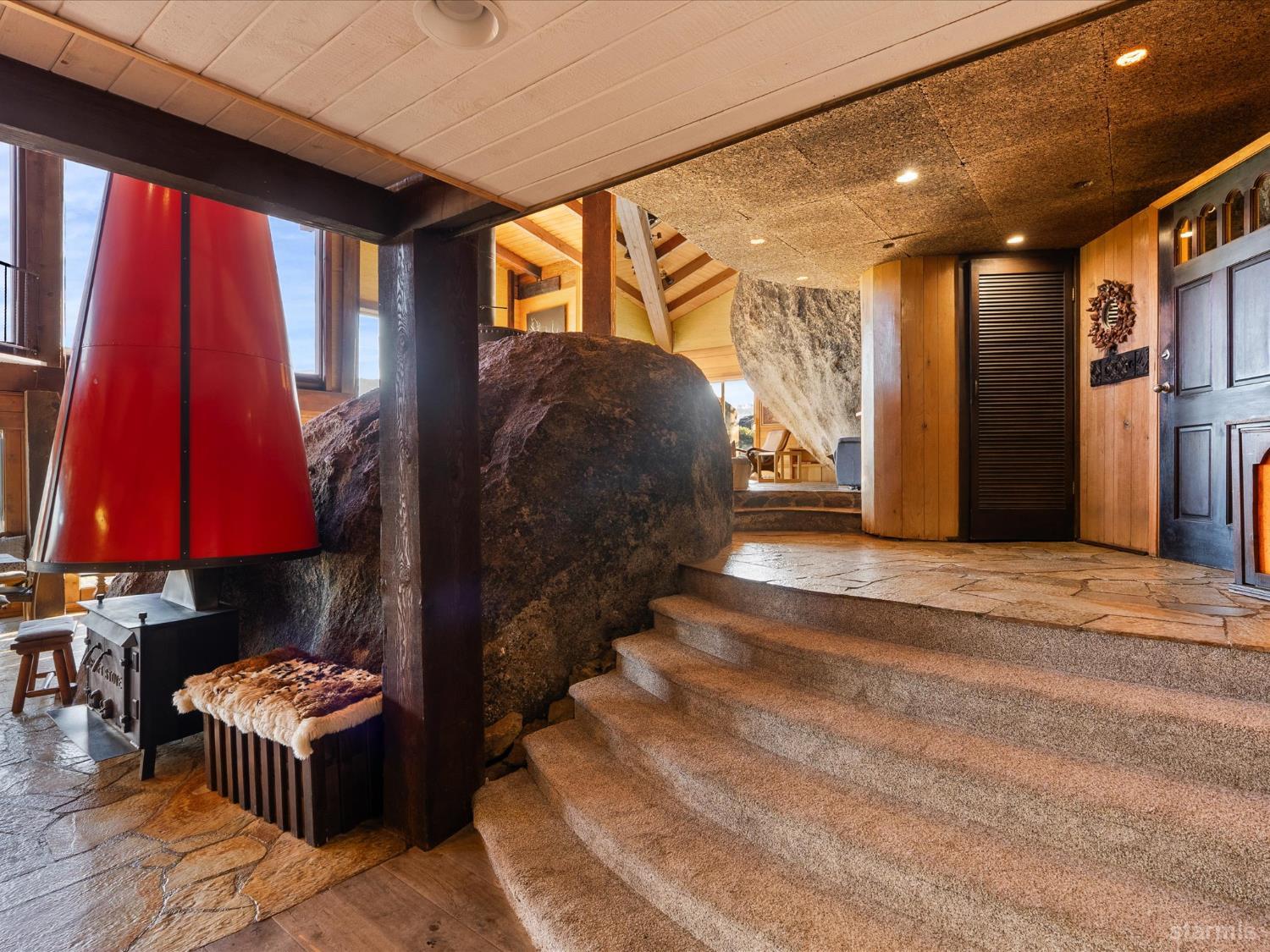 1082 Mountain Canary Drive