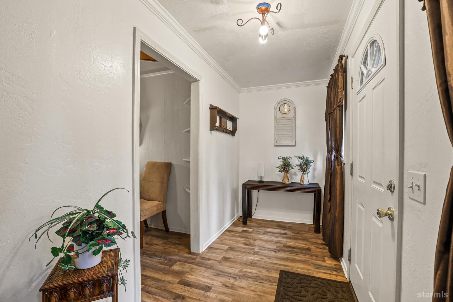 1566 Horace Greeley Avenue